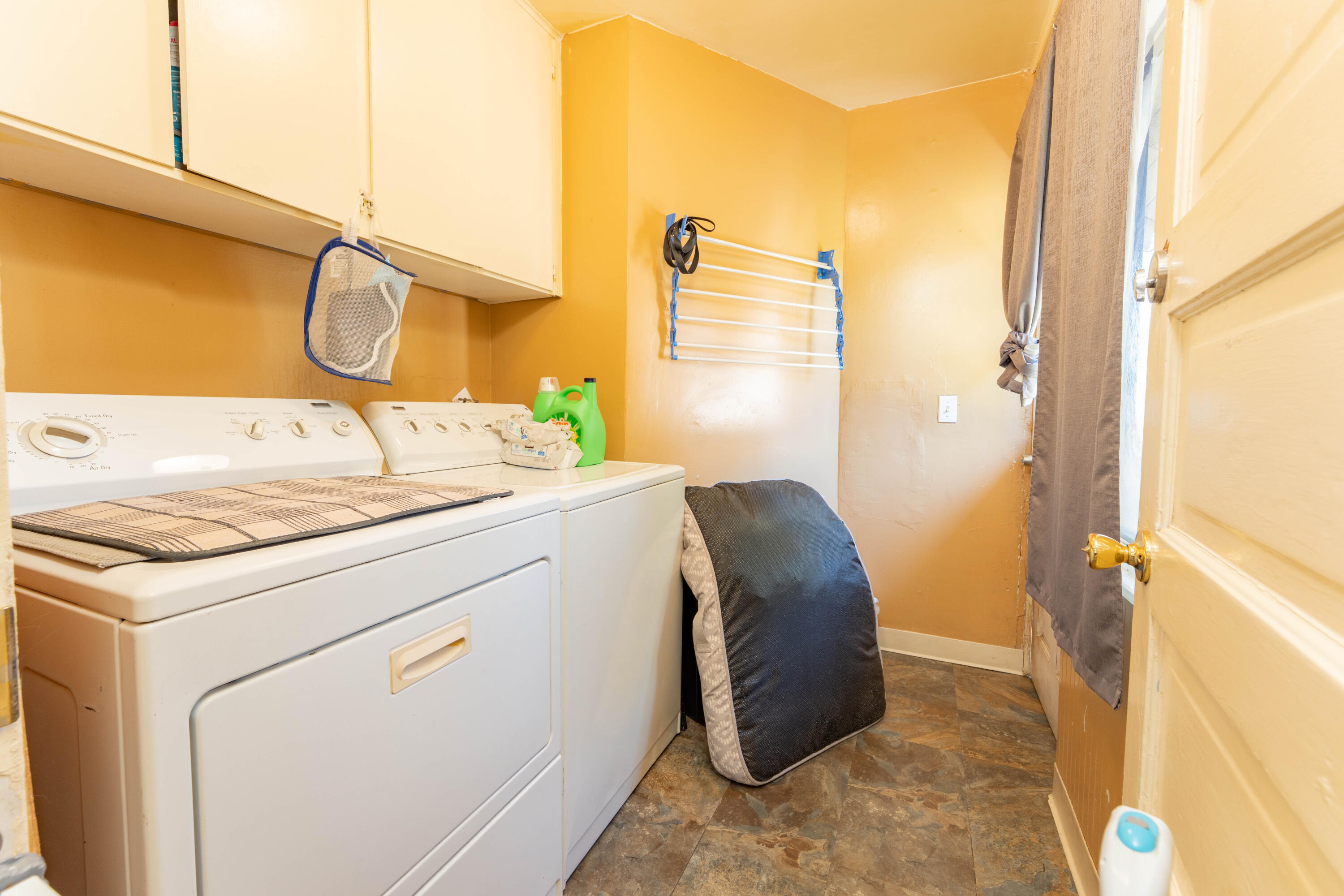 378 E Mill Ave, Porterville, CA 93257
