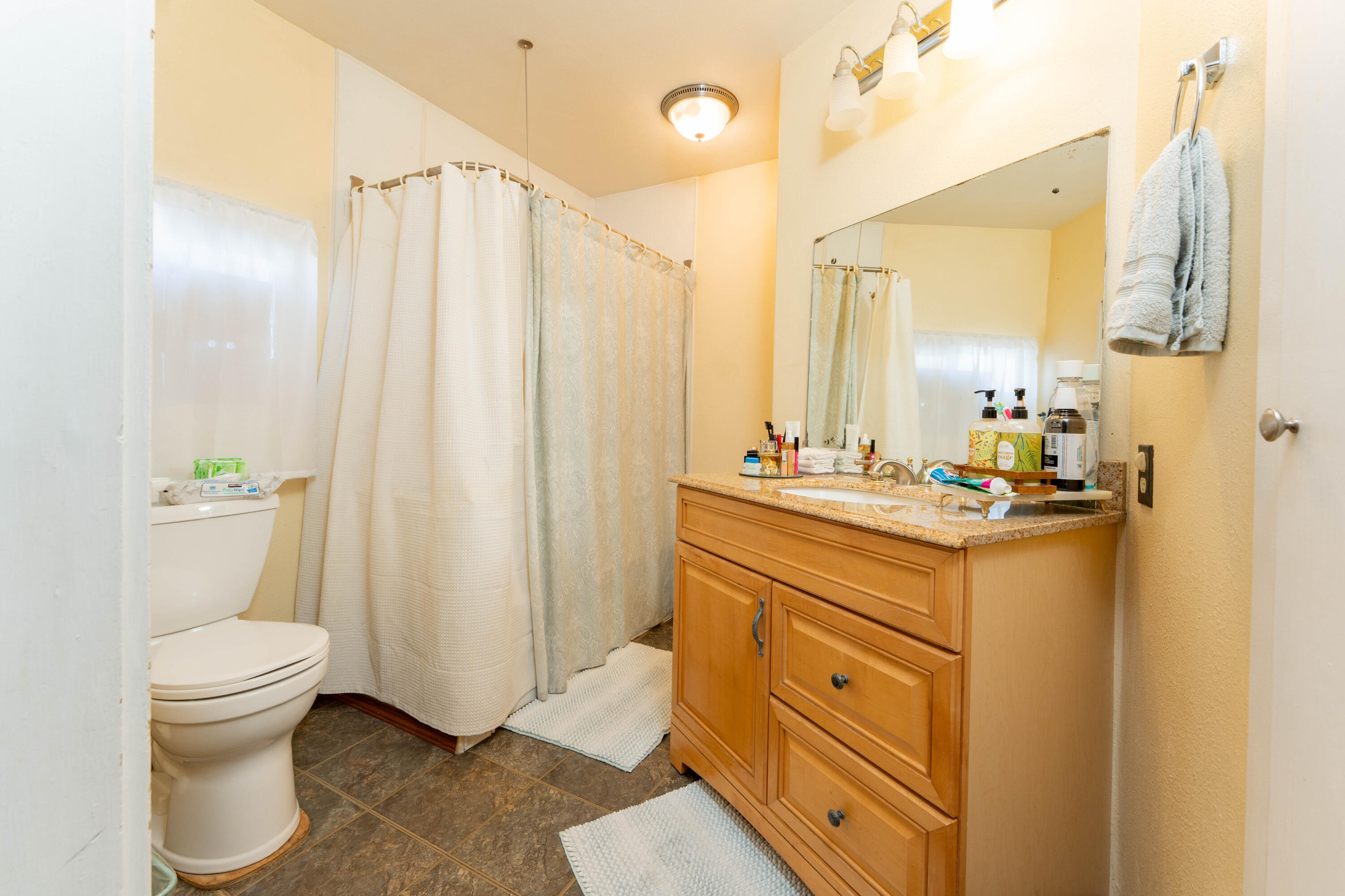 378 E Mill Ave, Porterville, CA 93257