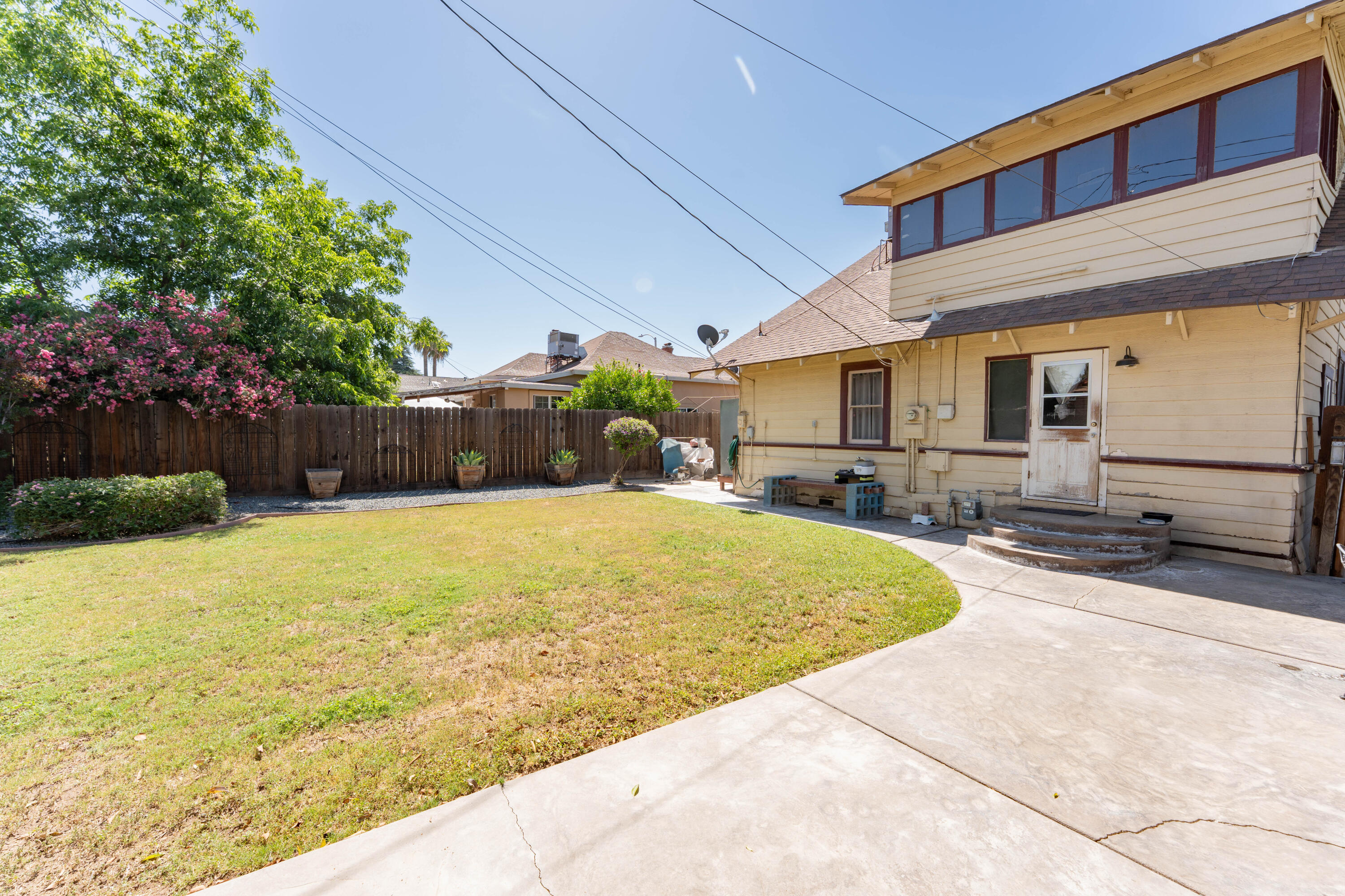 378 E Mill Ave, Porterville, CA 93257