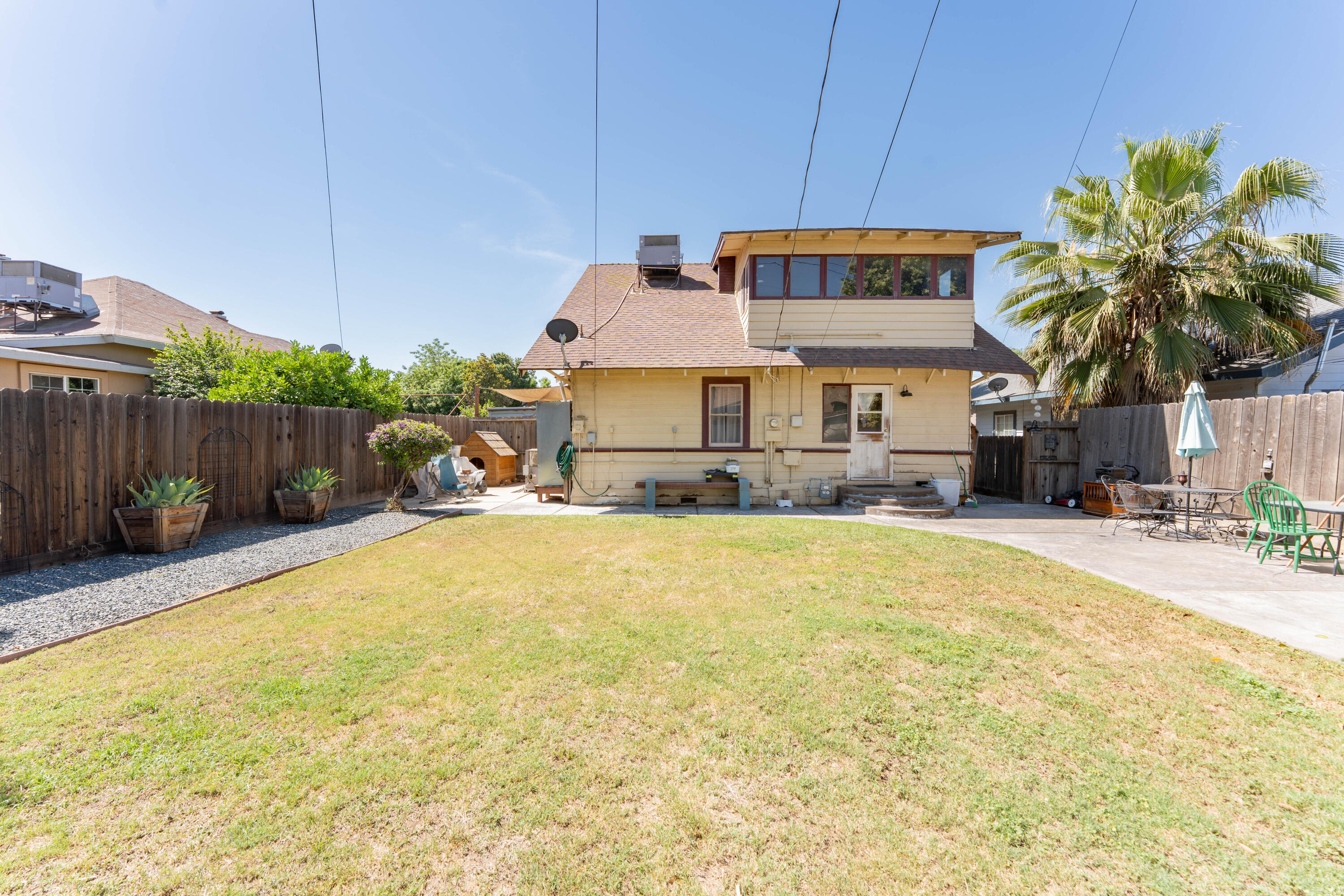 378 E Mill Ave, Porterville, CA 93257