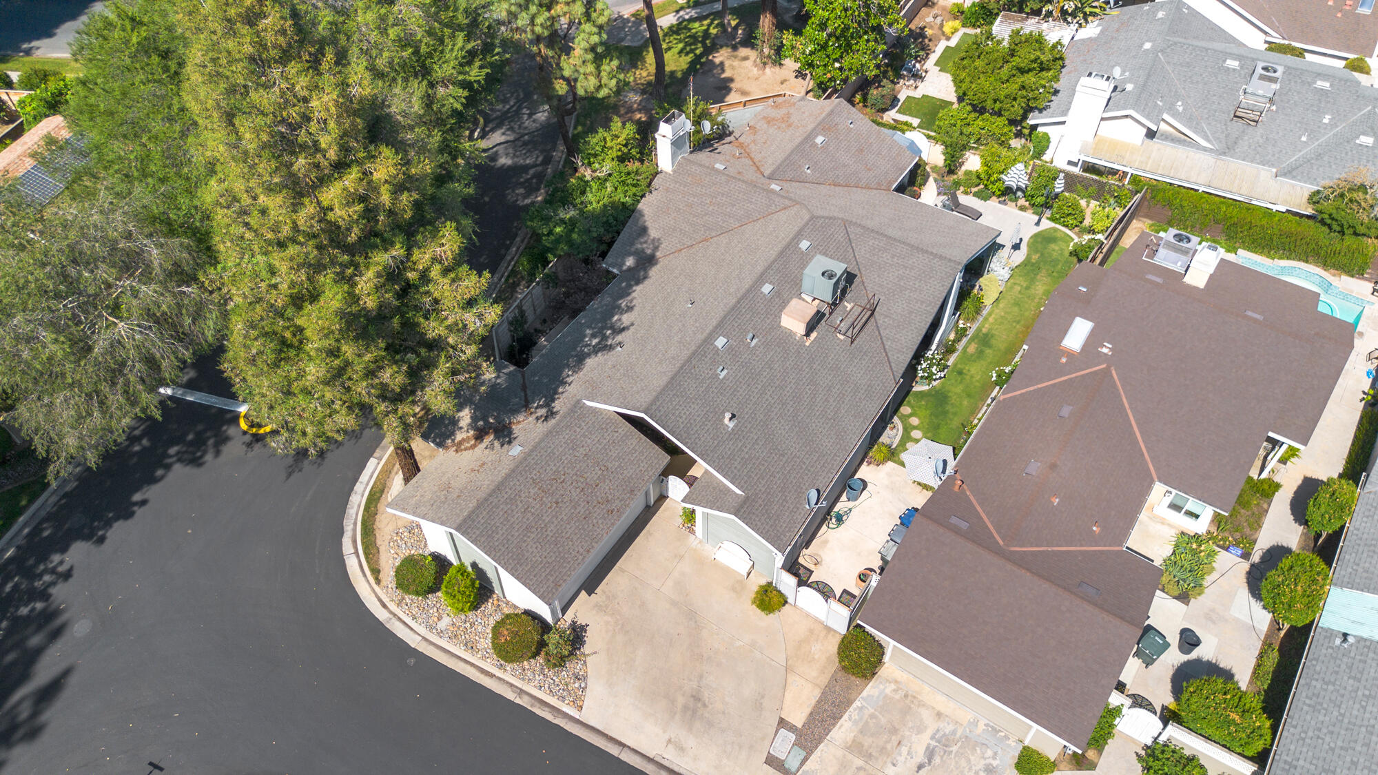 1421 E Castleview Dr, Visalia, CA 93292