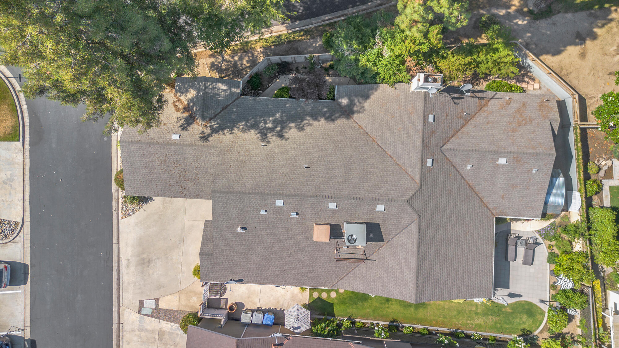 1421 E Castleview Dr, Visalia, CA 93292