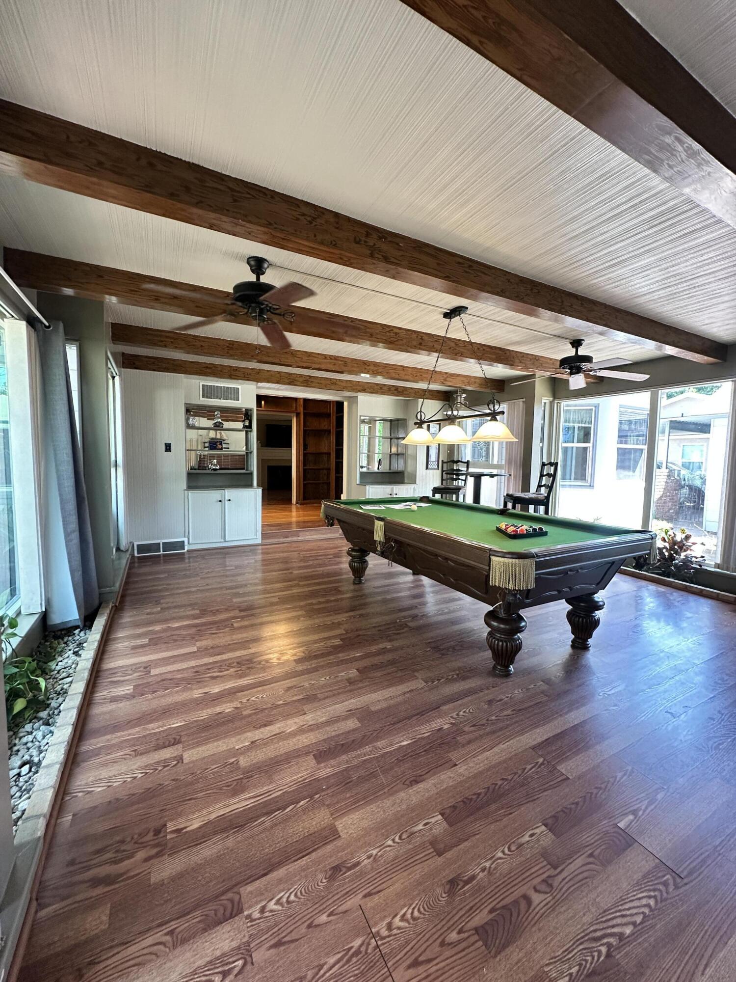 933 E Cross Ave, Tulare, CA 93274
