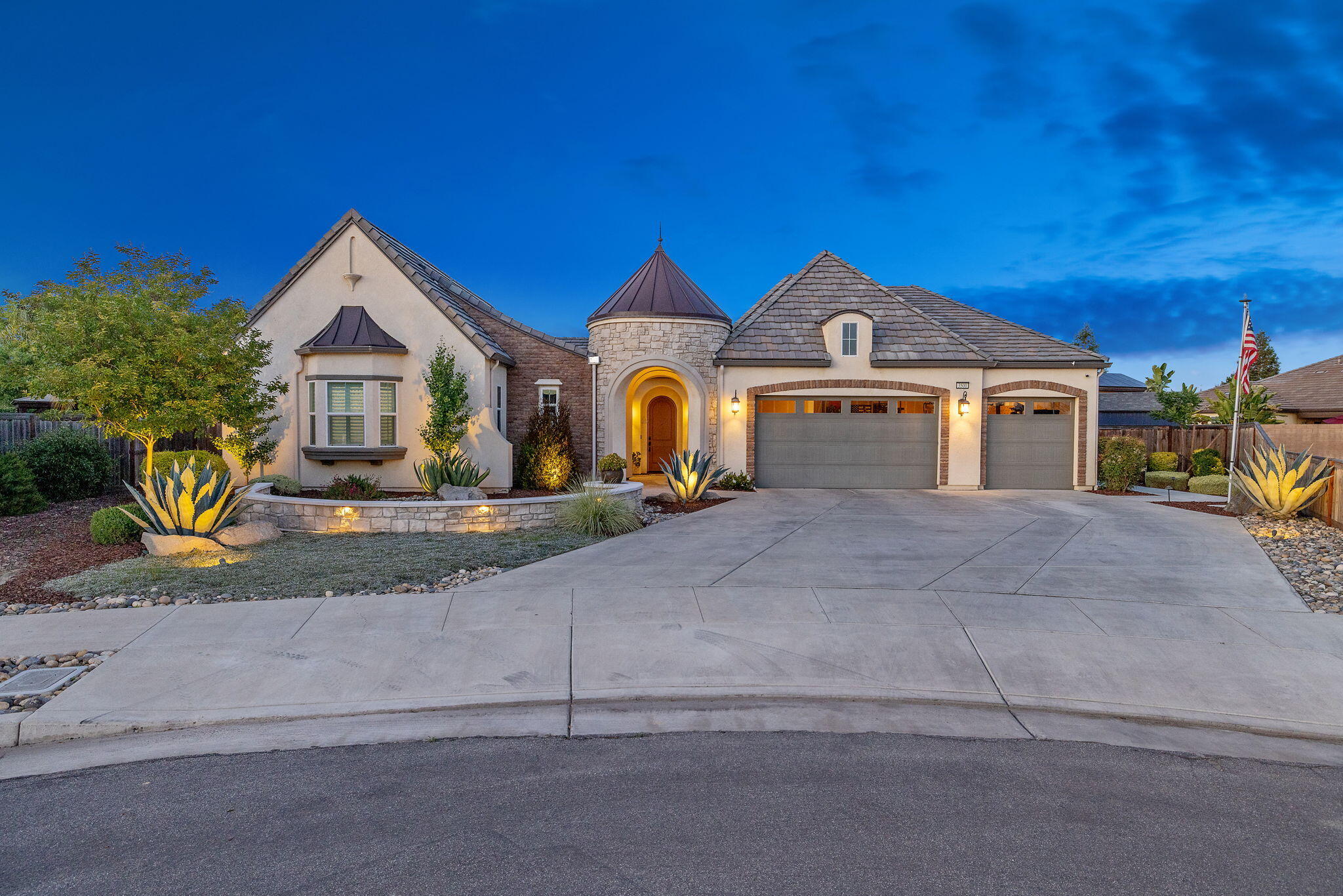 3500 W Lark Ave, Visalia, CA 93291