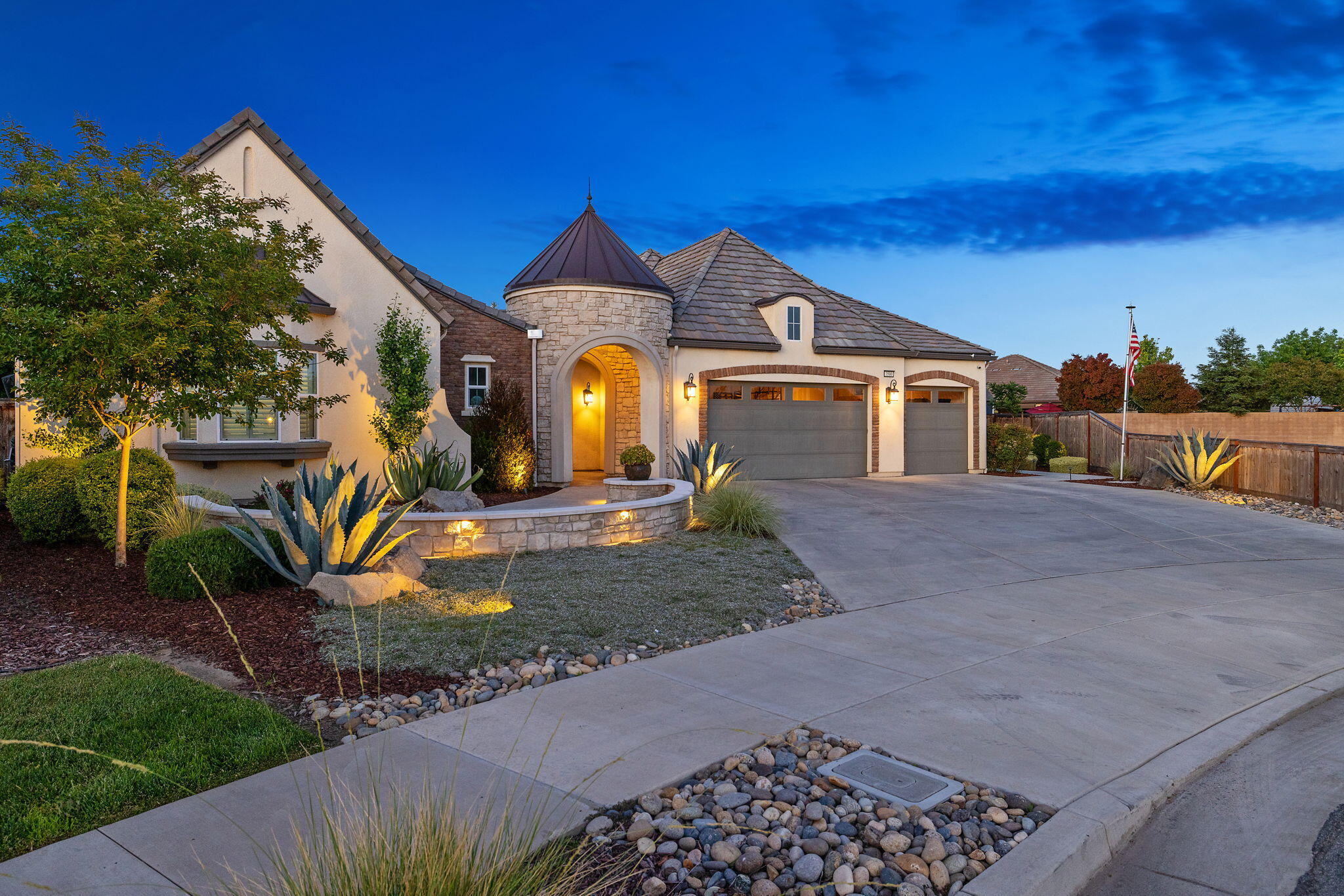 3500 W Lark Ave, Visalia, CA 93291