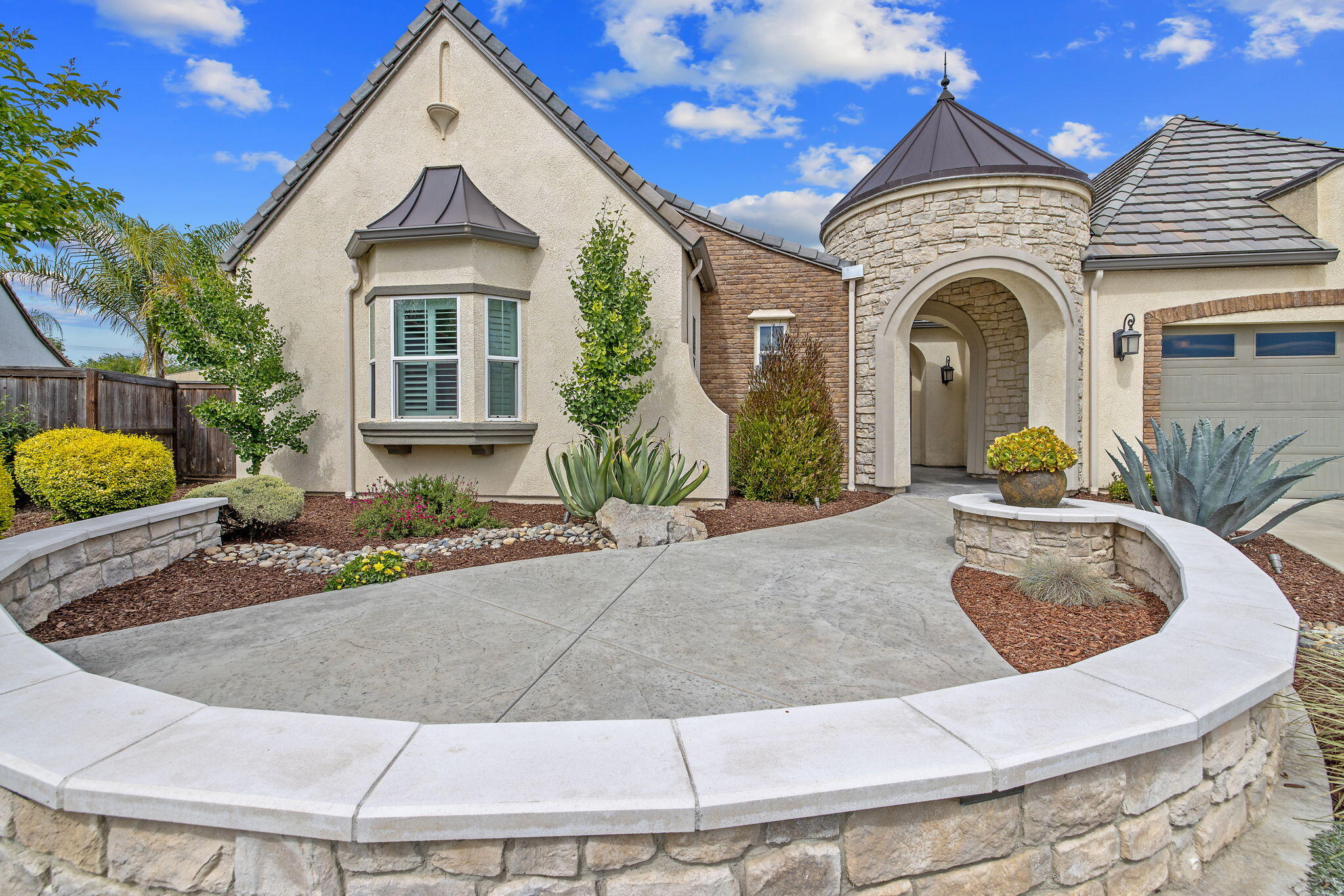 3500 W Lark Ave, Visalia, CA 93291