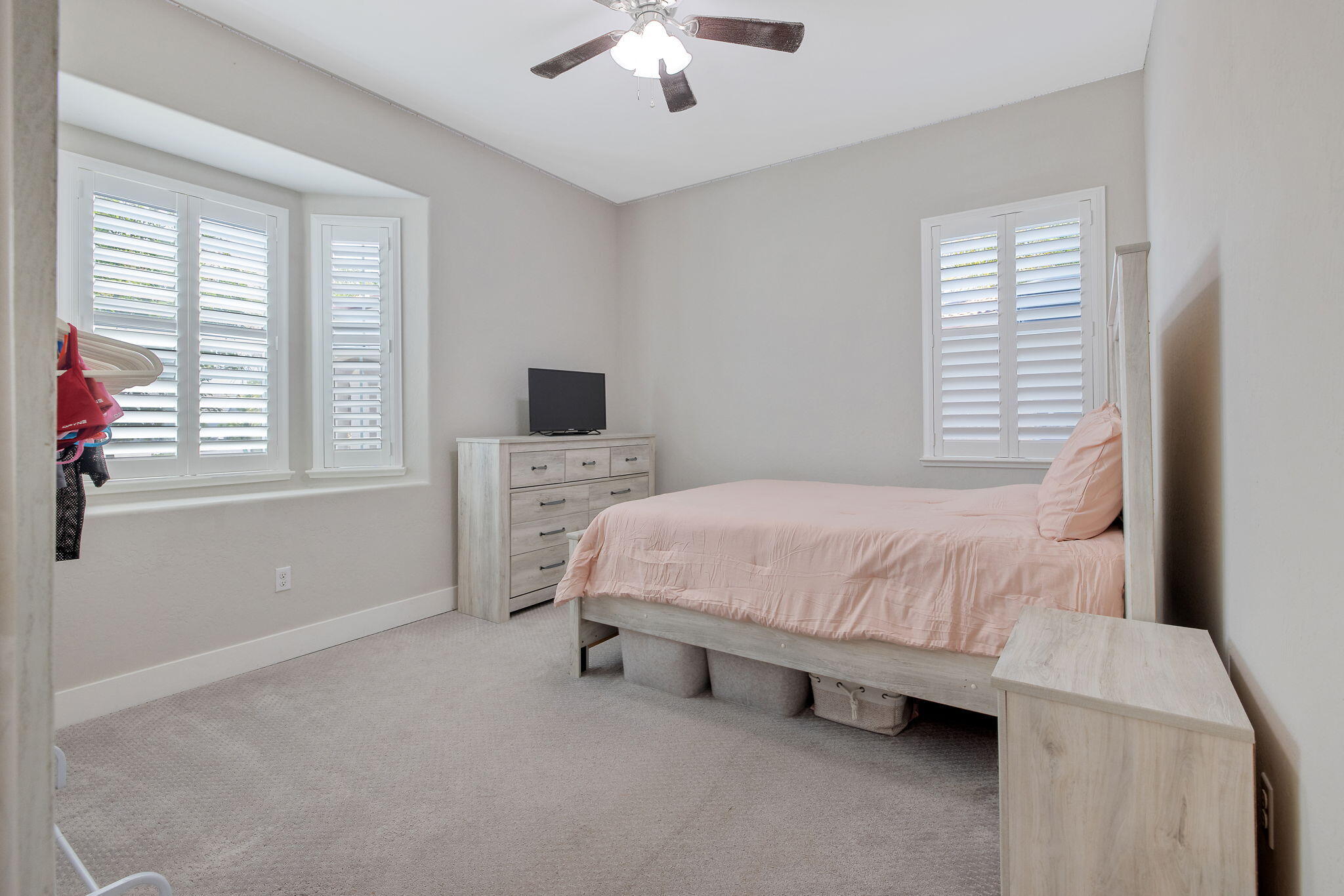 3500 W Lark Ave, Visalia, CA 93291