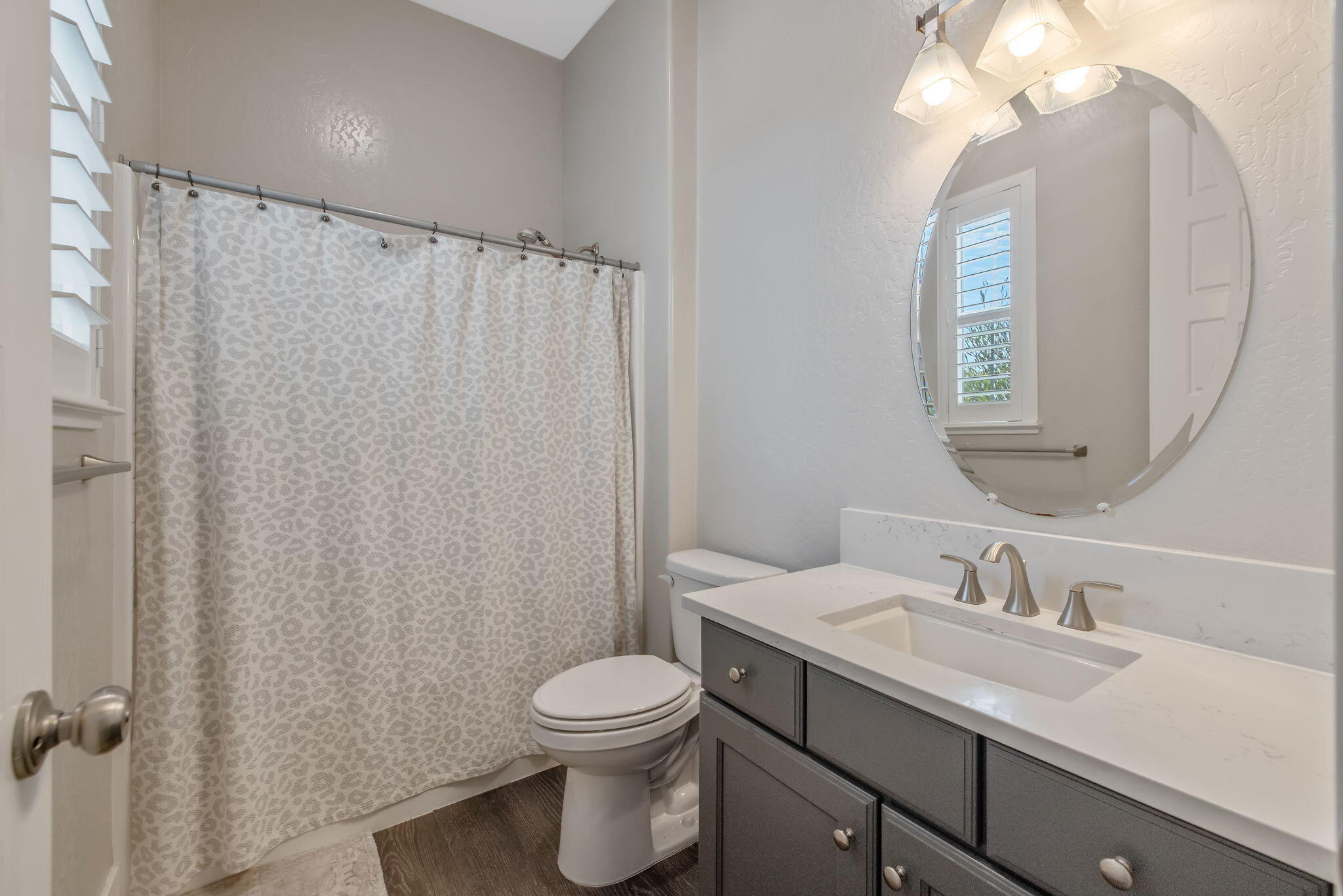 3500 W Lark Ave, Visalia, CA 93291