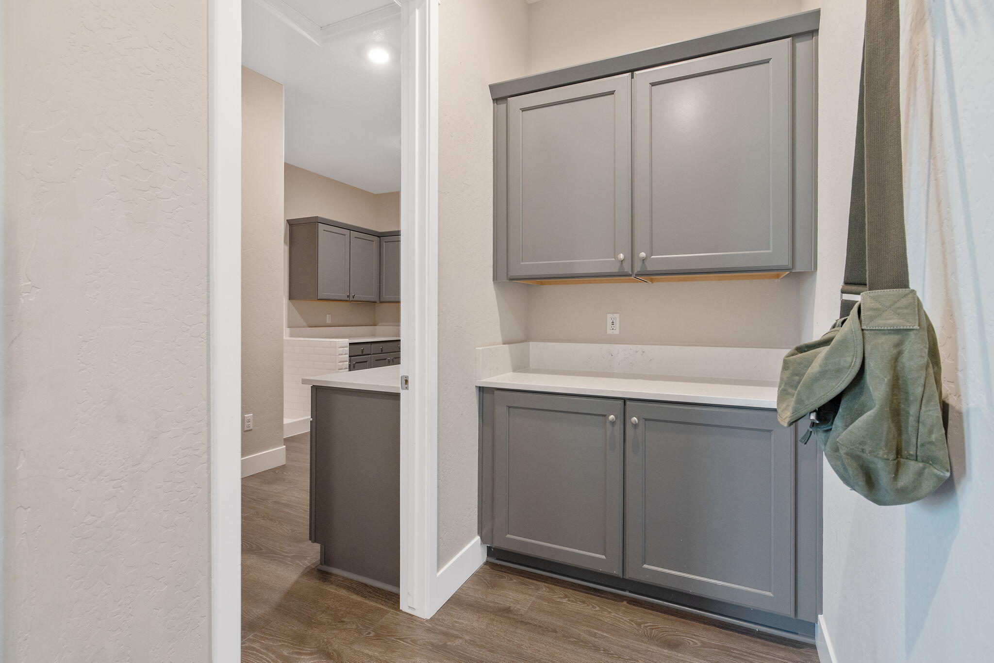 3500 W Lark Ave, Visalia, CA 93291