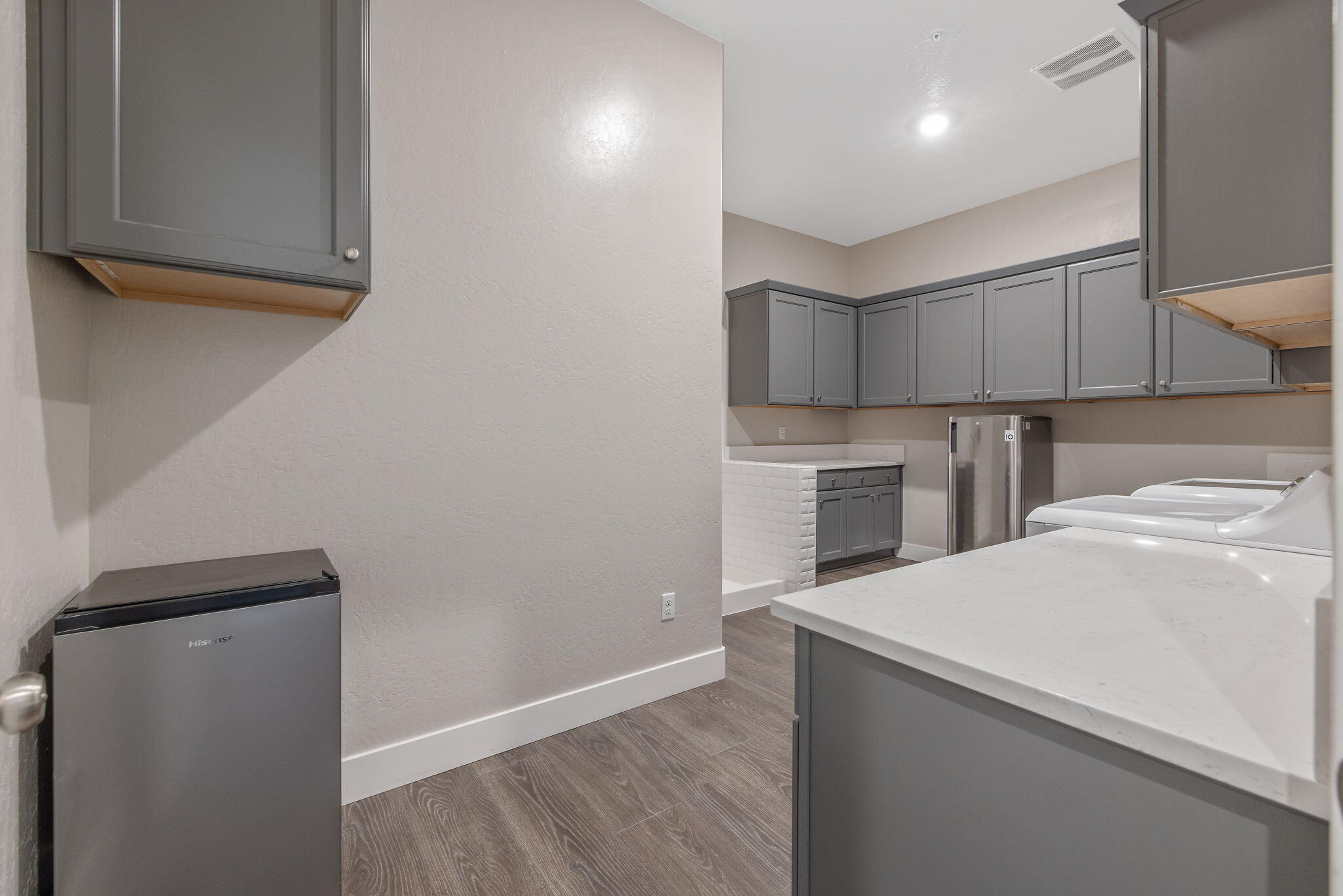 3500 W Lark Ave, Visalia, CA 93291