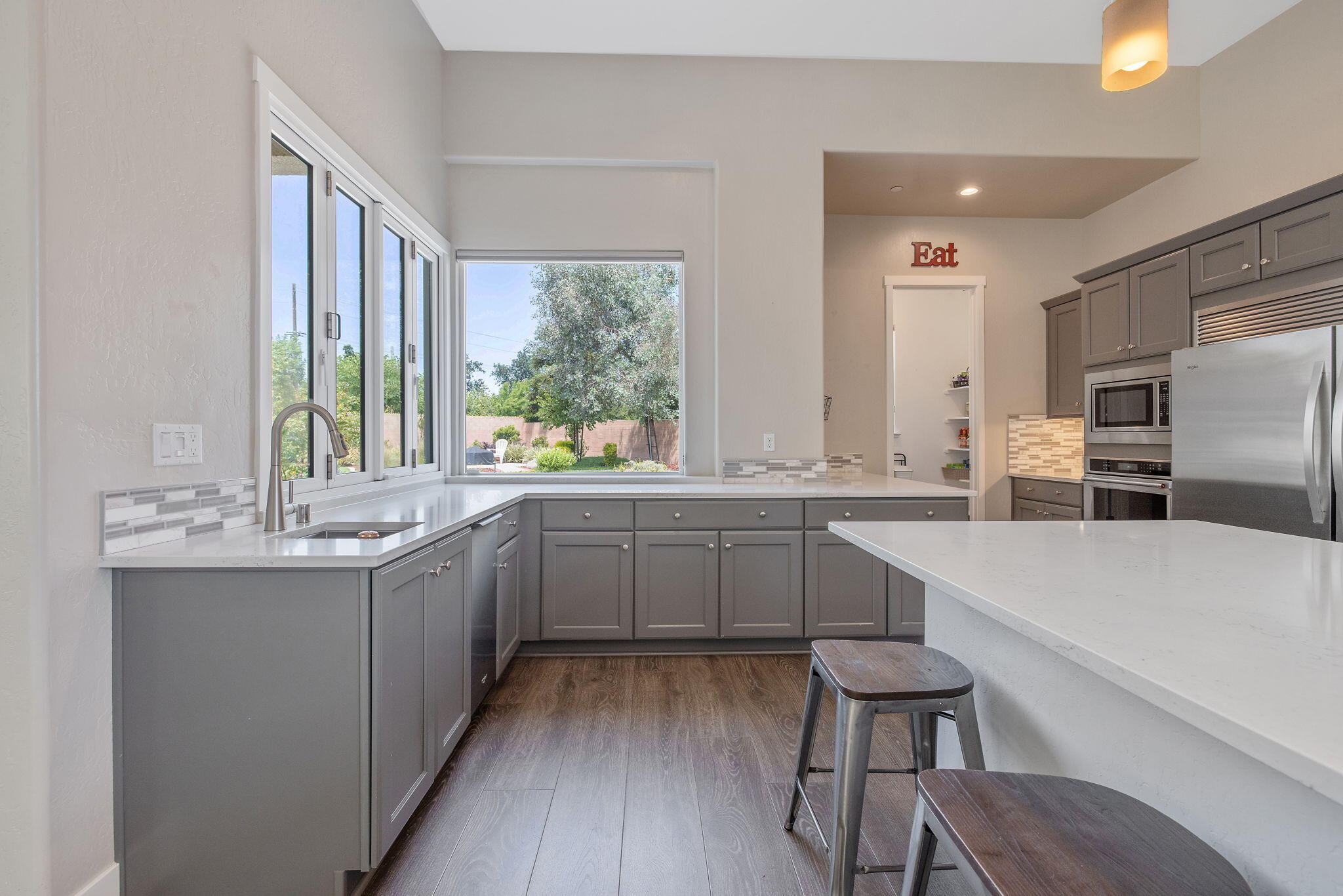 3500 W Lark Ave, Visalia, CA 93291