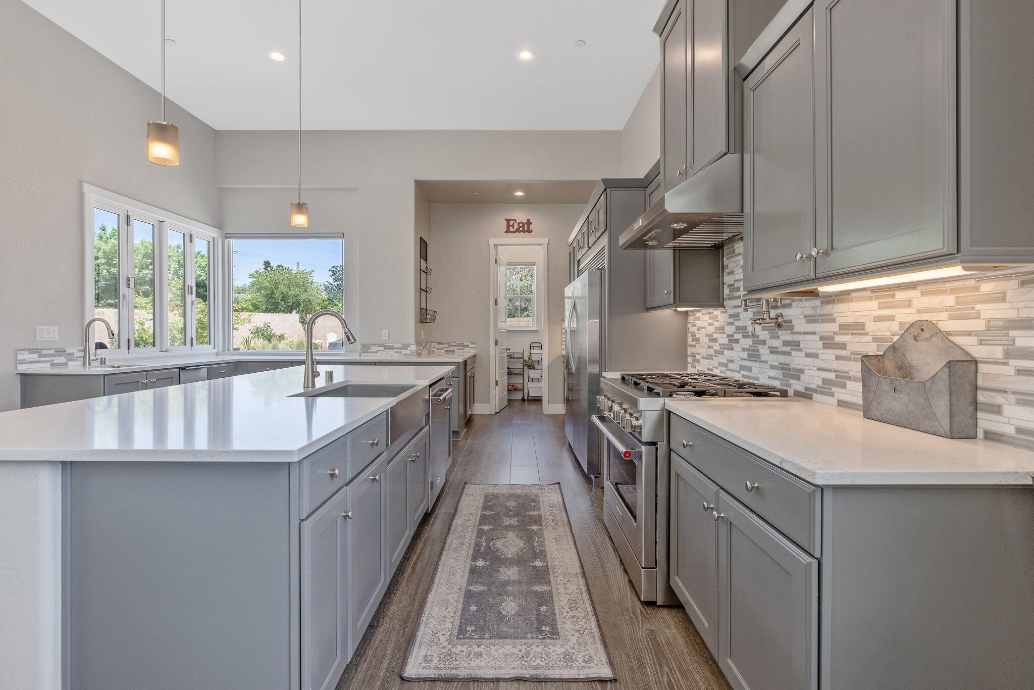 3500 W Lark Ave, Visalia, CA 93291