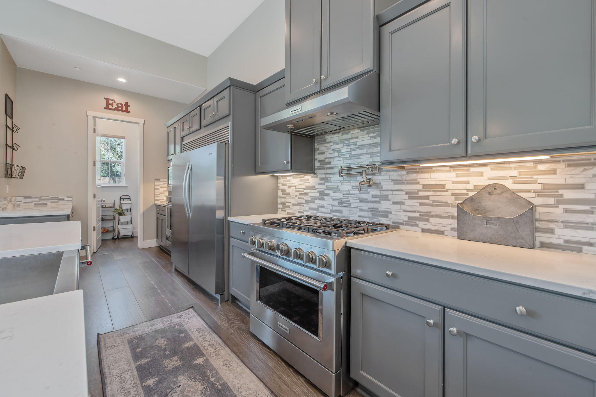 3500 W Lark Ave, Visalia, CA 93291