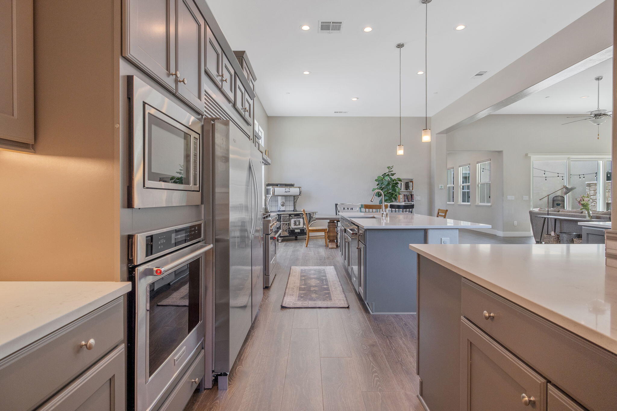 3500 W Lark Ave, Visalia, CA 93291