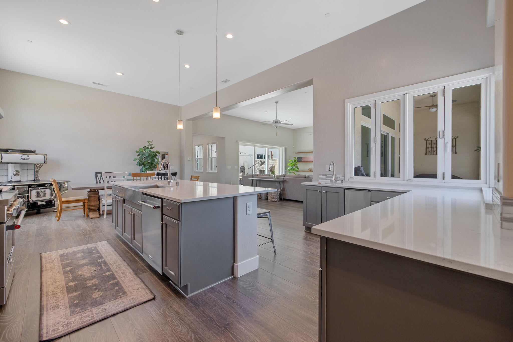 3500 W Lark Ave, Visalia, CA 93291