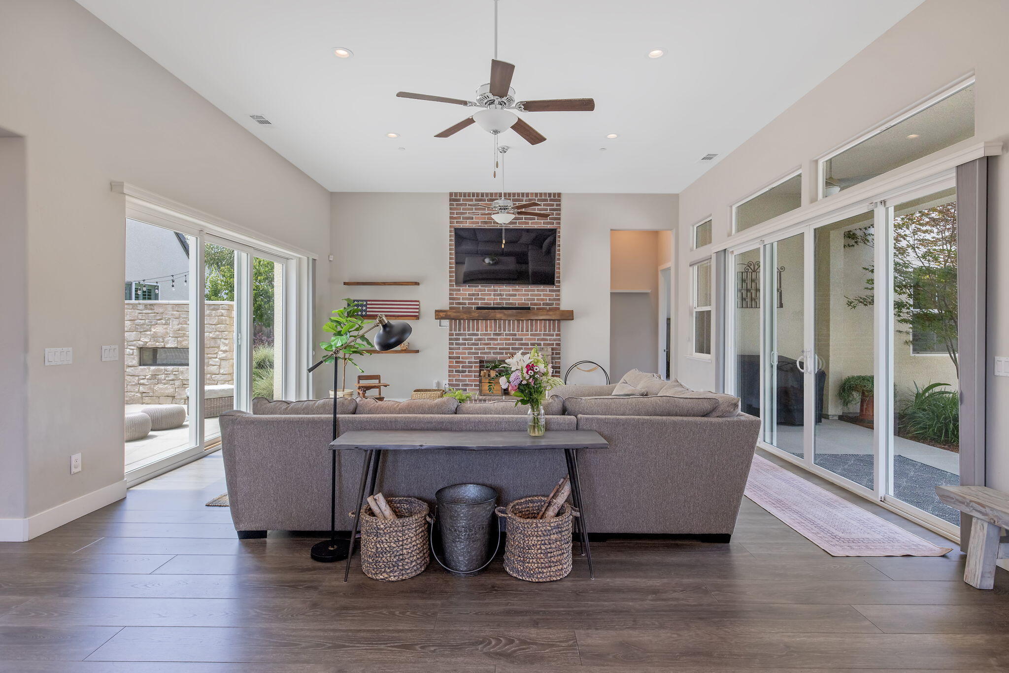 3500 W Lark Ave, Visalia, CA 93291