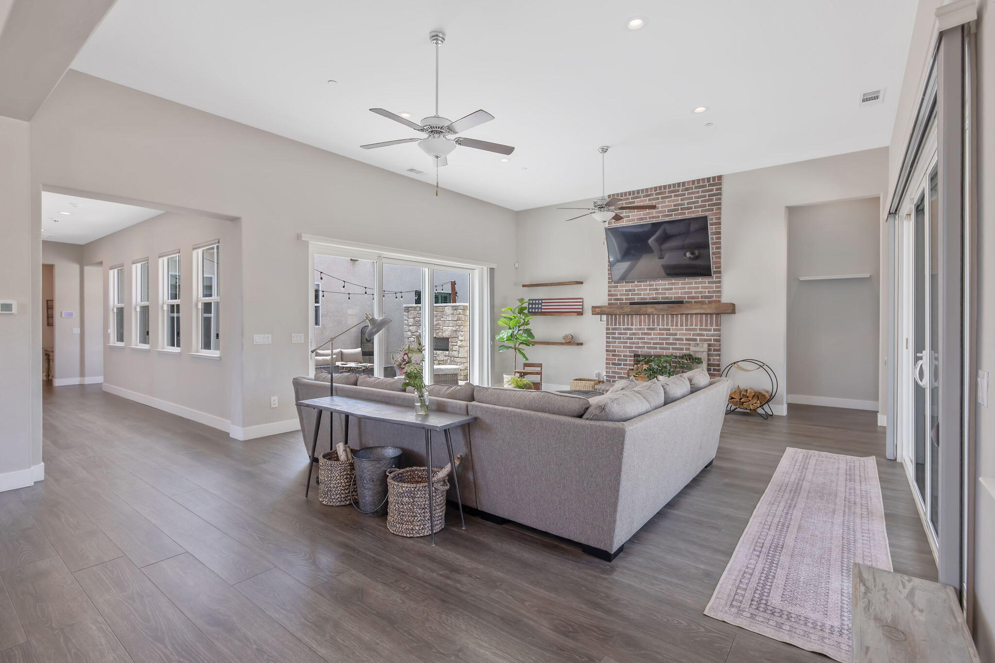 3500 W Lark Ave, Visalia, CA 93291