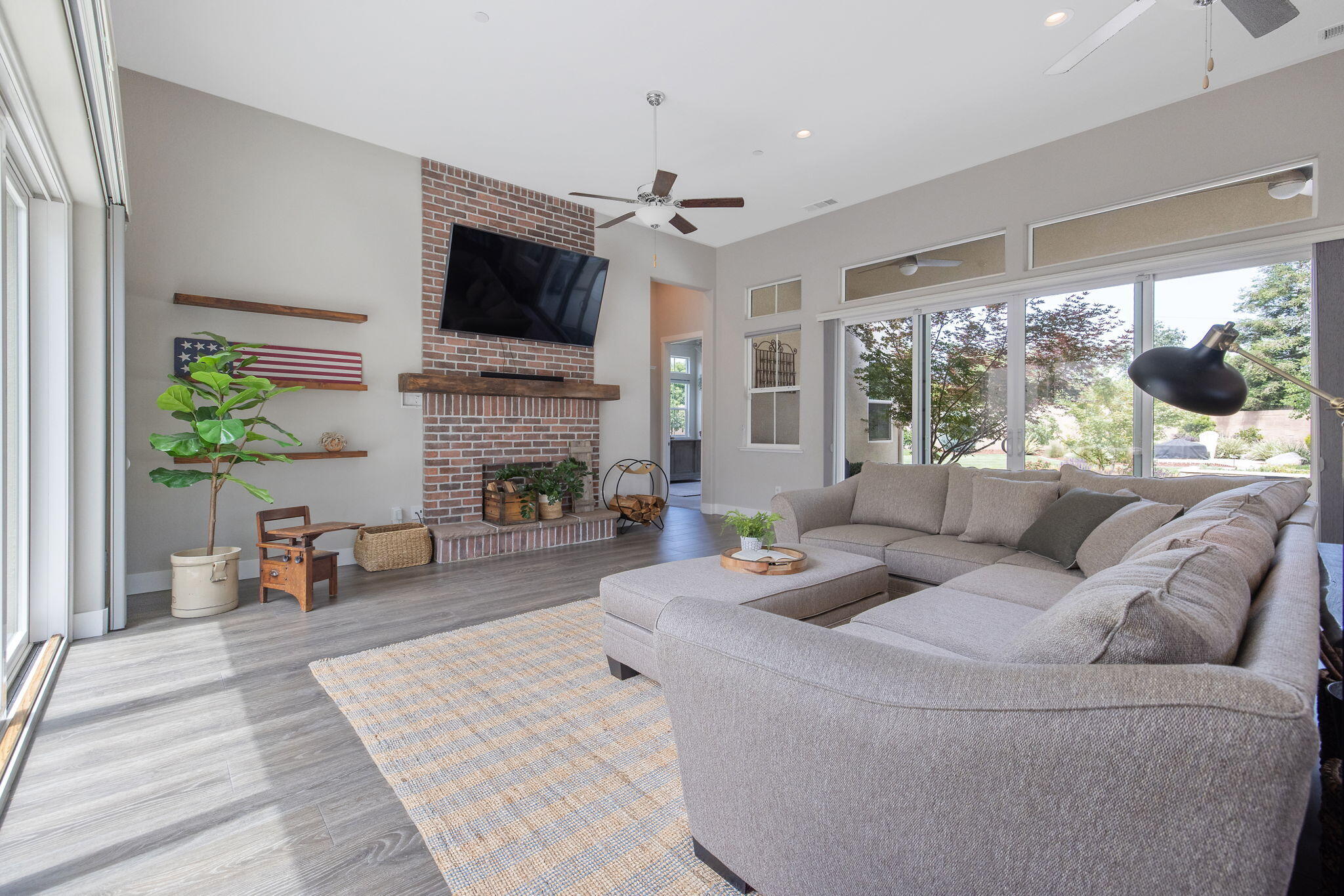 3500 W Lark Ave, Visalia, CA 93291