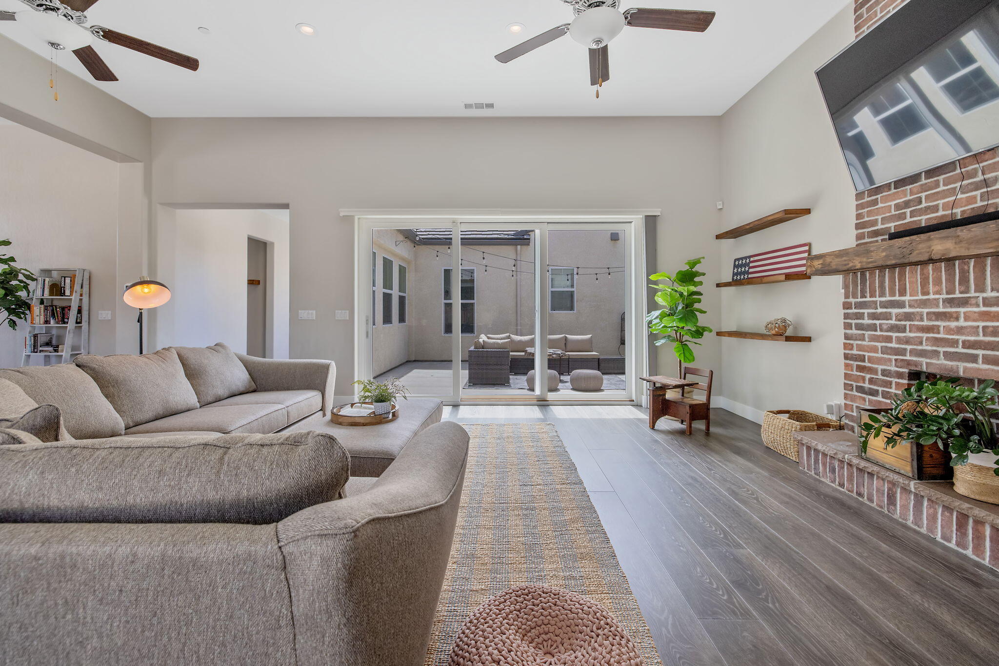 3500 W Lark Ave, Visalia, CA 93291