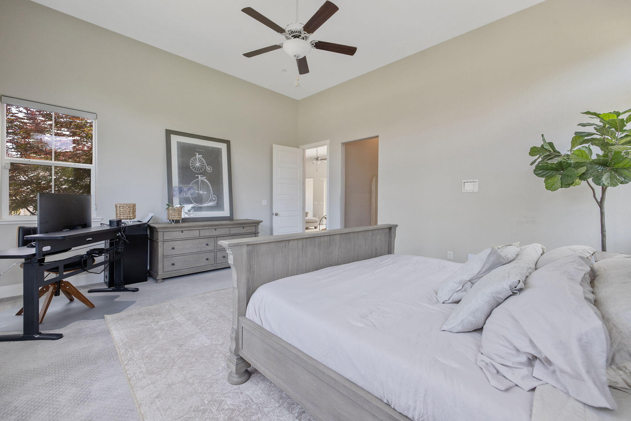 3500 W Lark Ave, Visalia, CA 93291