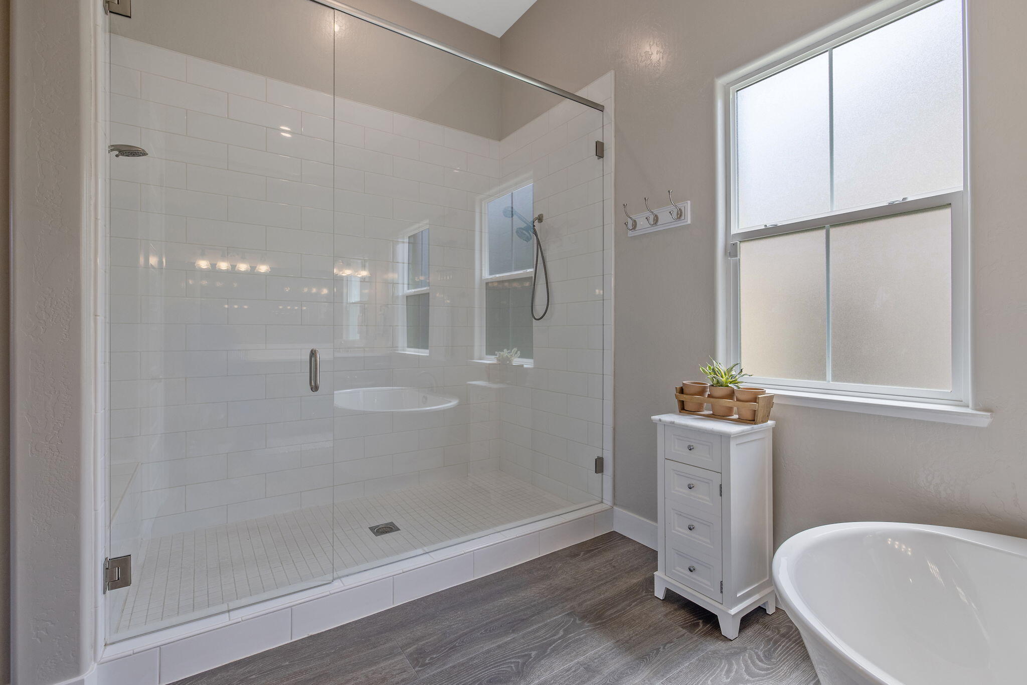 3500 W Lark Ave, Visalia, CA 93291