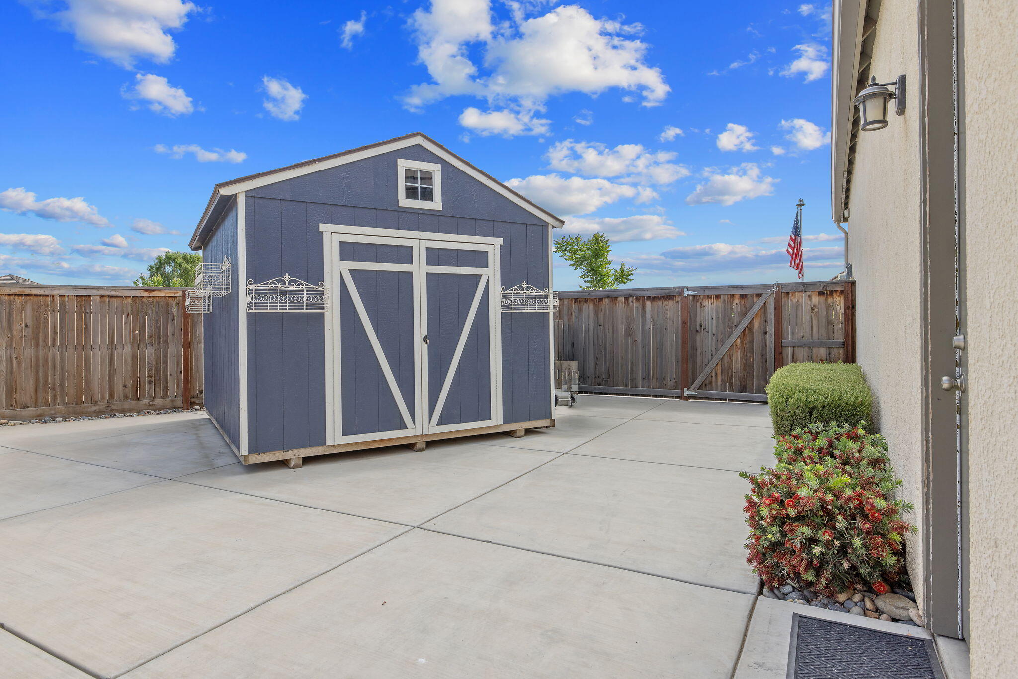 3500 W Lark Ave, Visalia, CA 93291