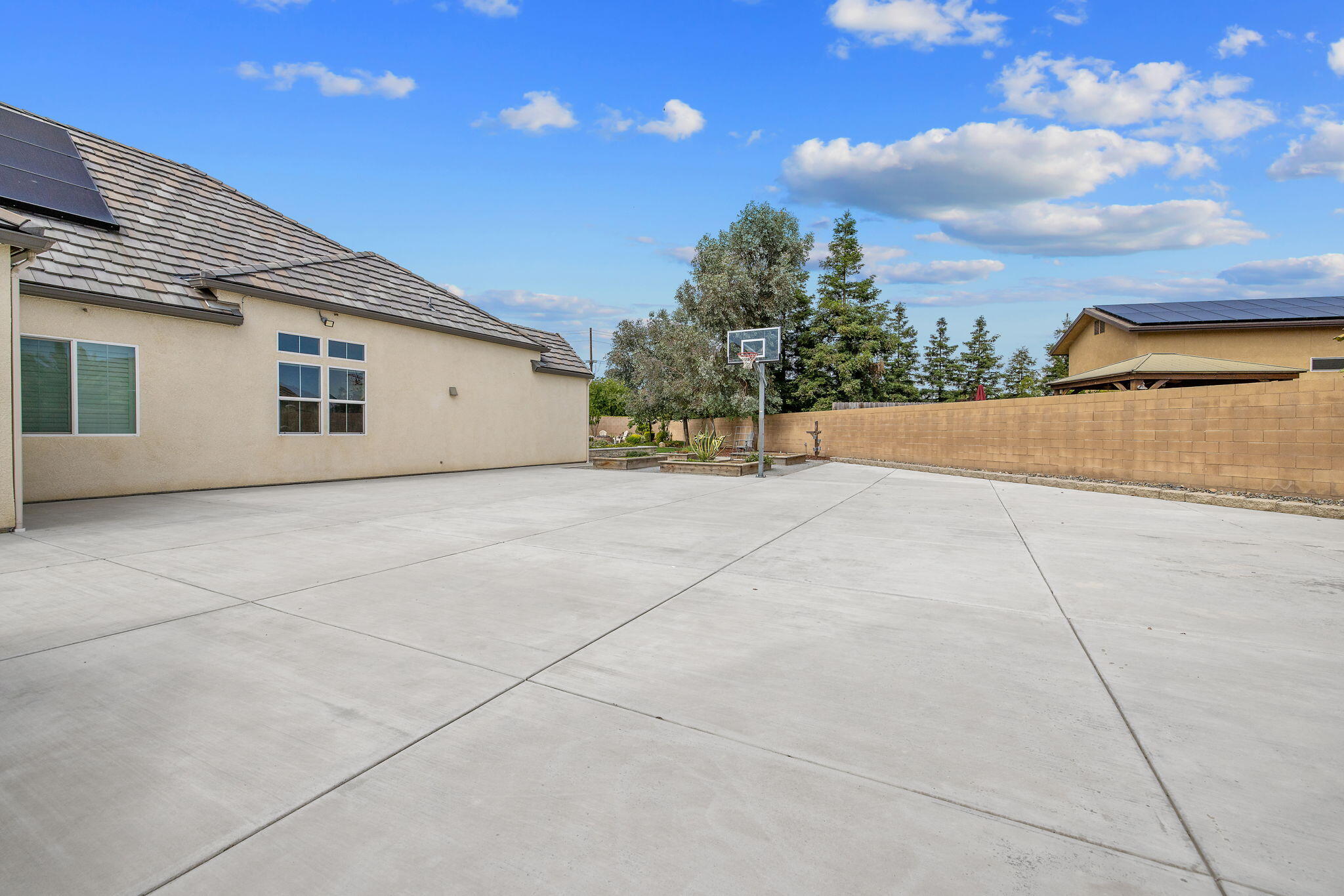 3500 W Lark Ave, Visalia, CA 93291