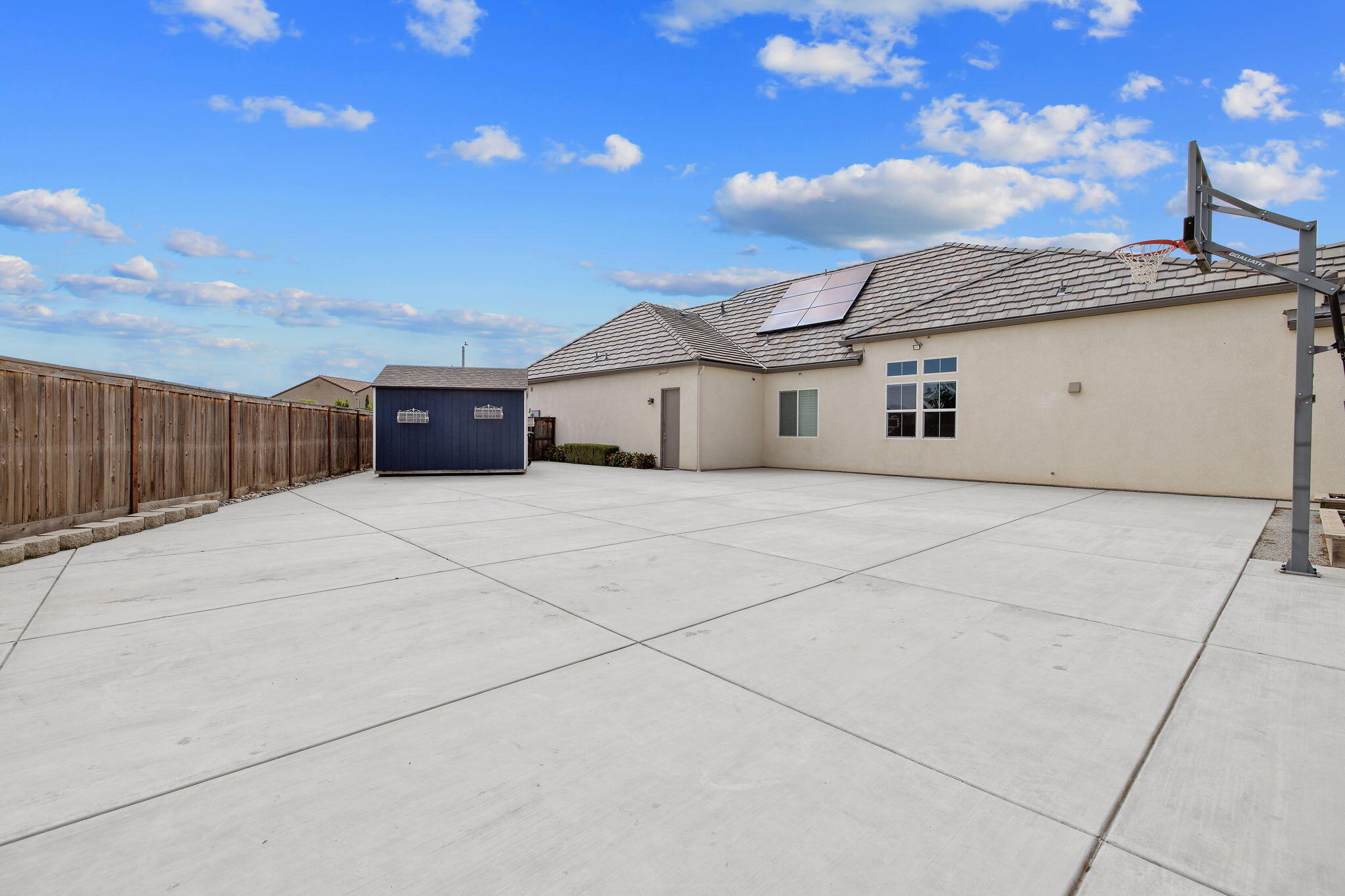 3500 W Lark Ave, Visalia, CA 93291