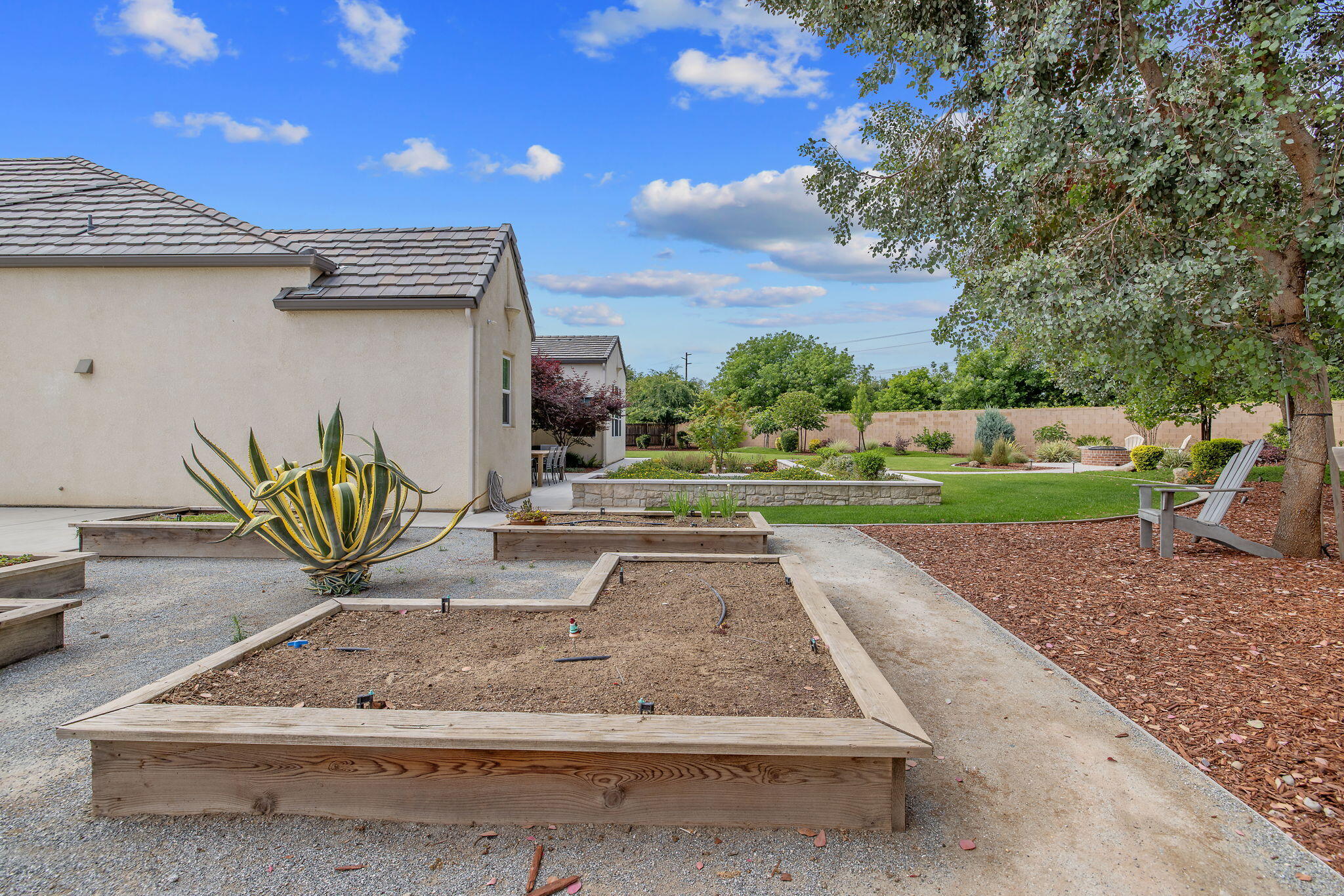 3500 W Lark Ave, Visalia, CA 93291