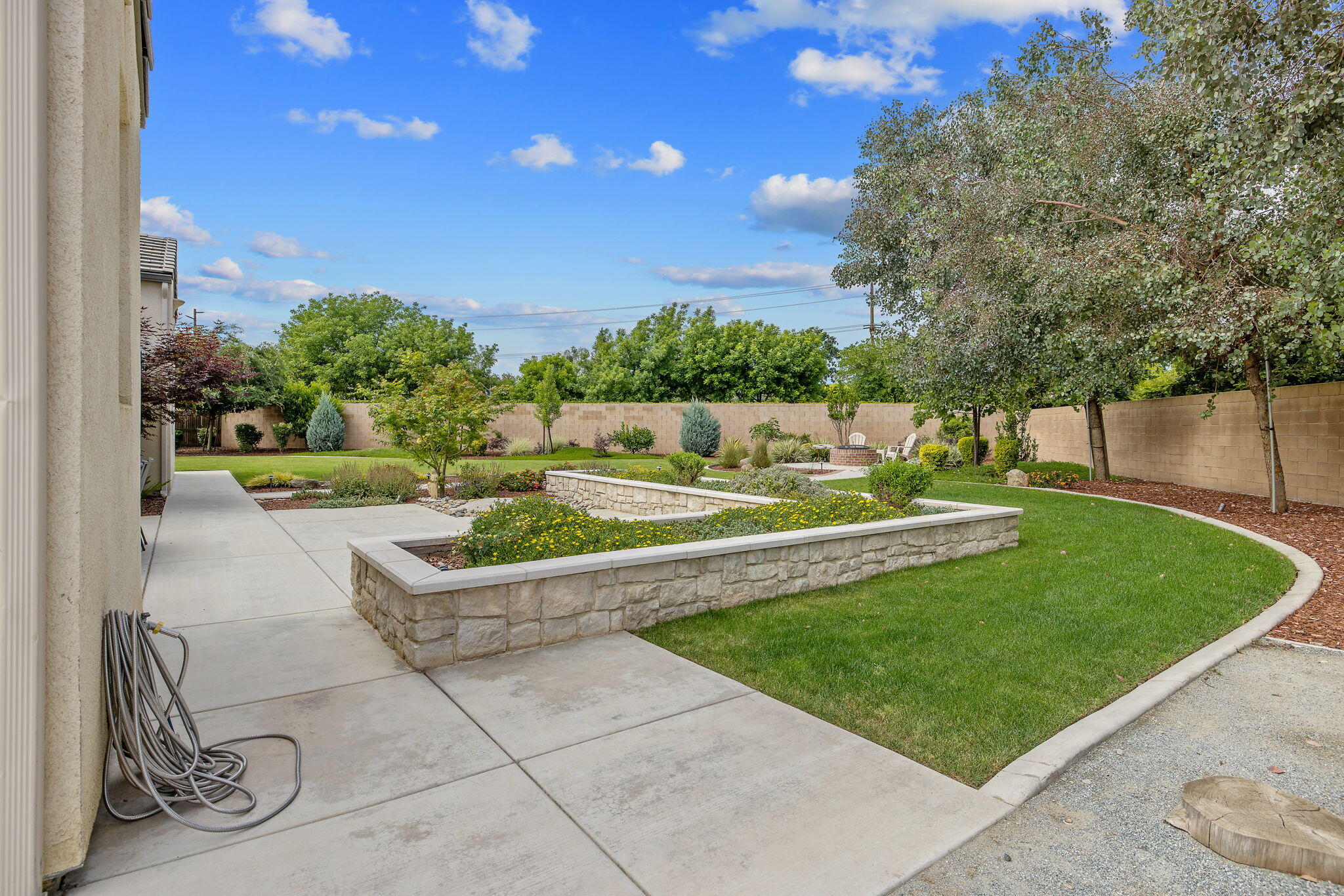 3500 W Lark Ave, Visalia, CA 93291