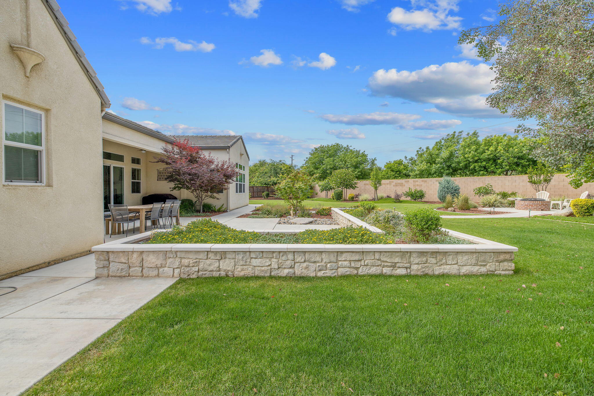 3500 W Lark Ave, Visalia, CA 93291