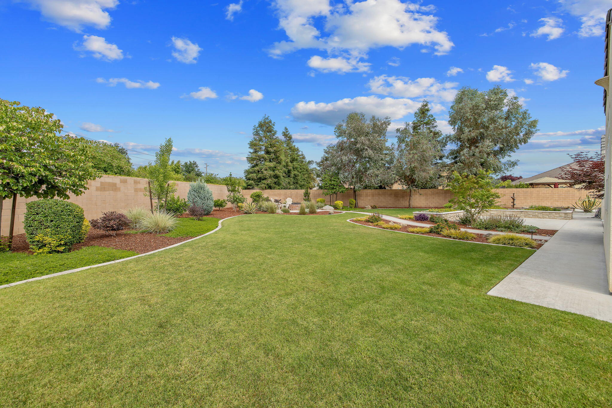 3500 W Lark Ave, Visalia, CA 93291