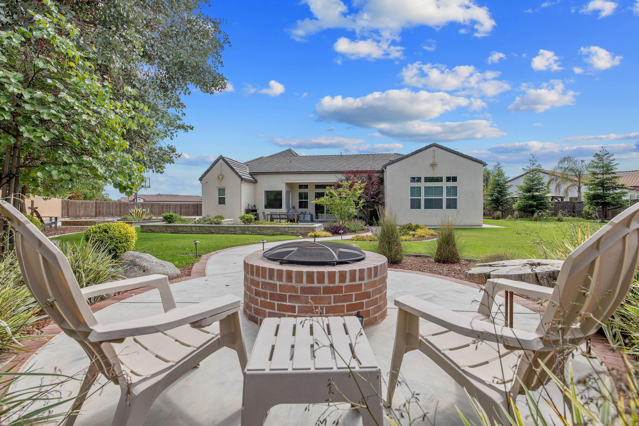 3500 W Lark Ave, Visalia, CA 93291