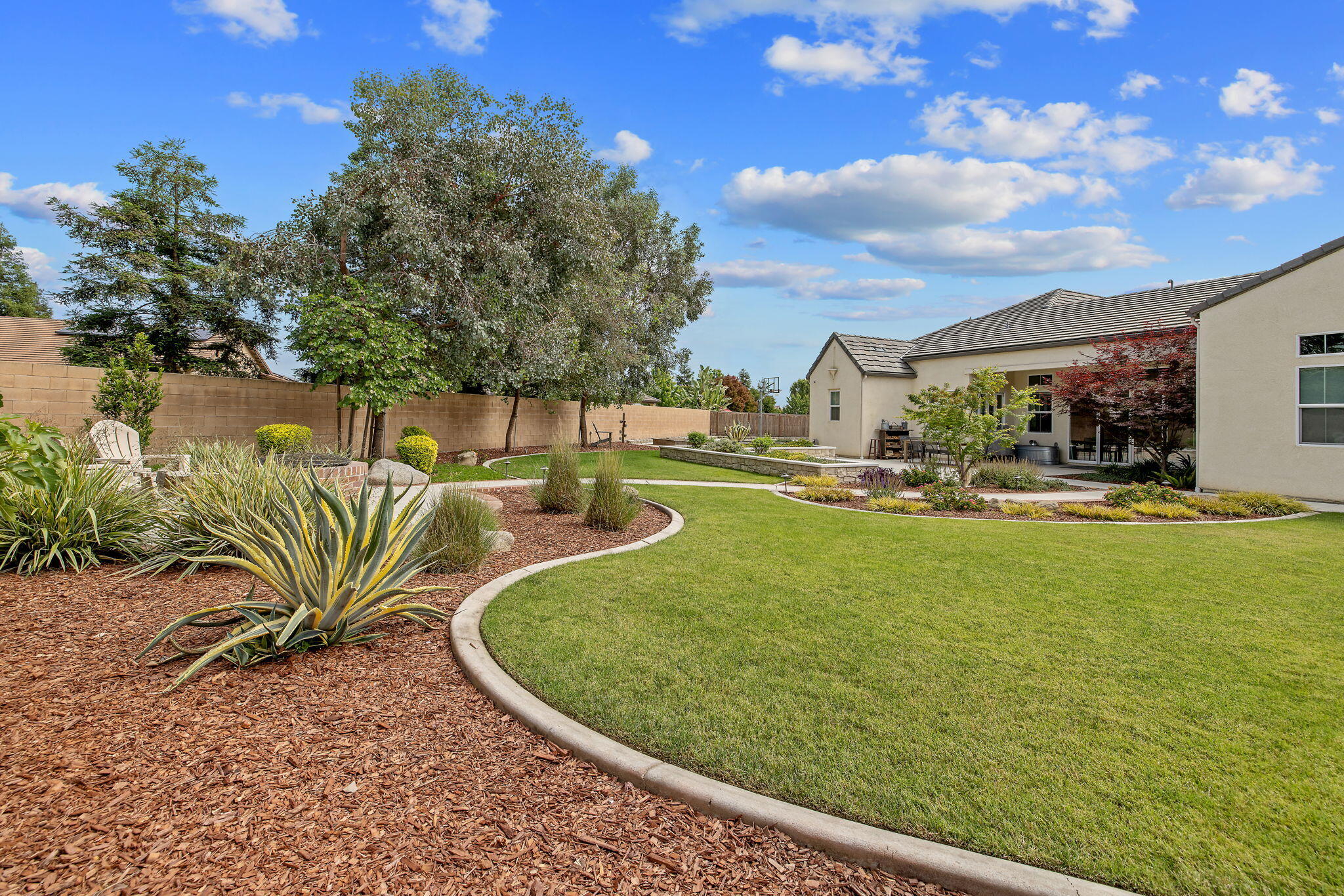 3500 W Lark Ave, Visalia, CA 93291