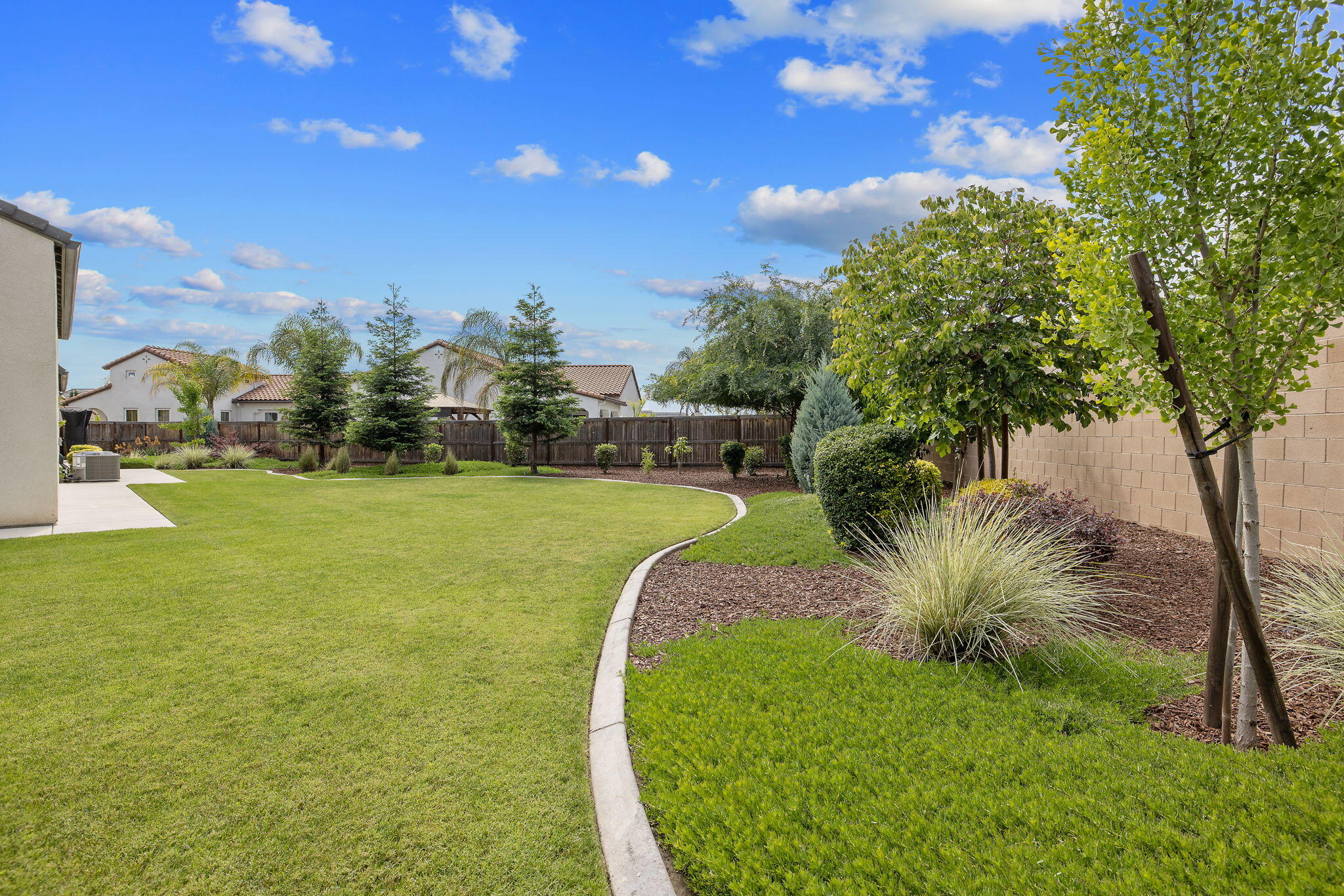 3500 W Lark Ave, Visalia, CA 93291