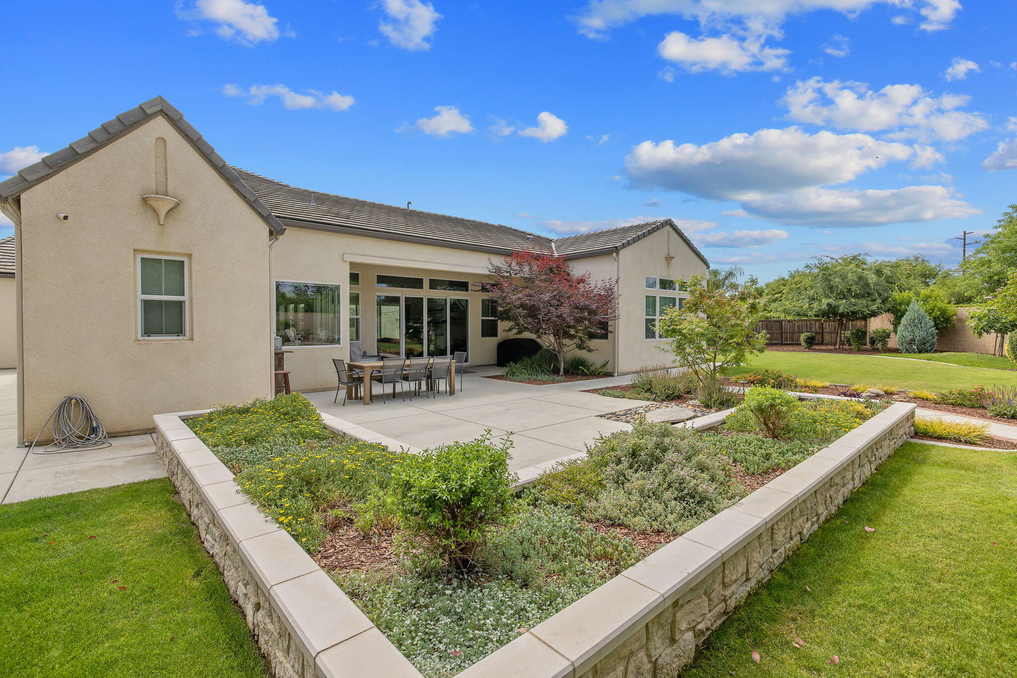 3500 W Lark Ave, Visalia, CA 93291