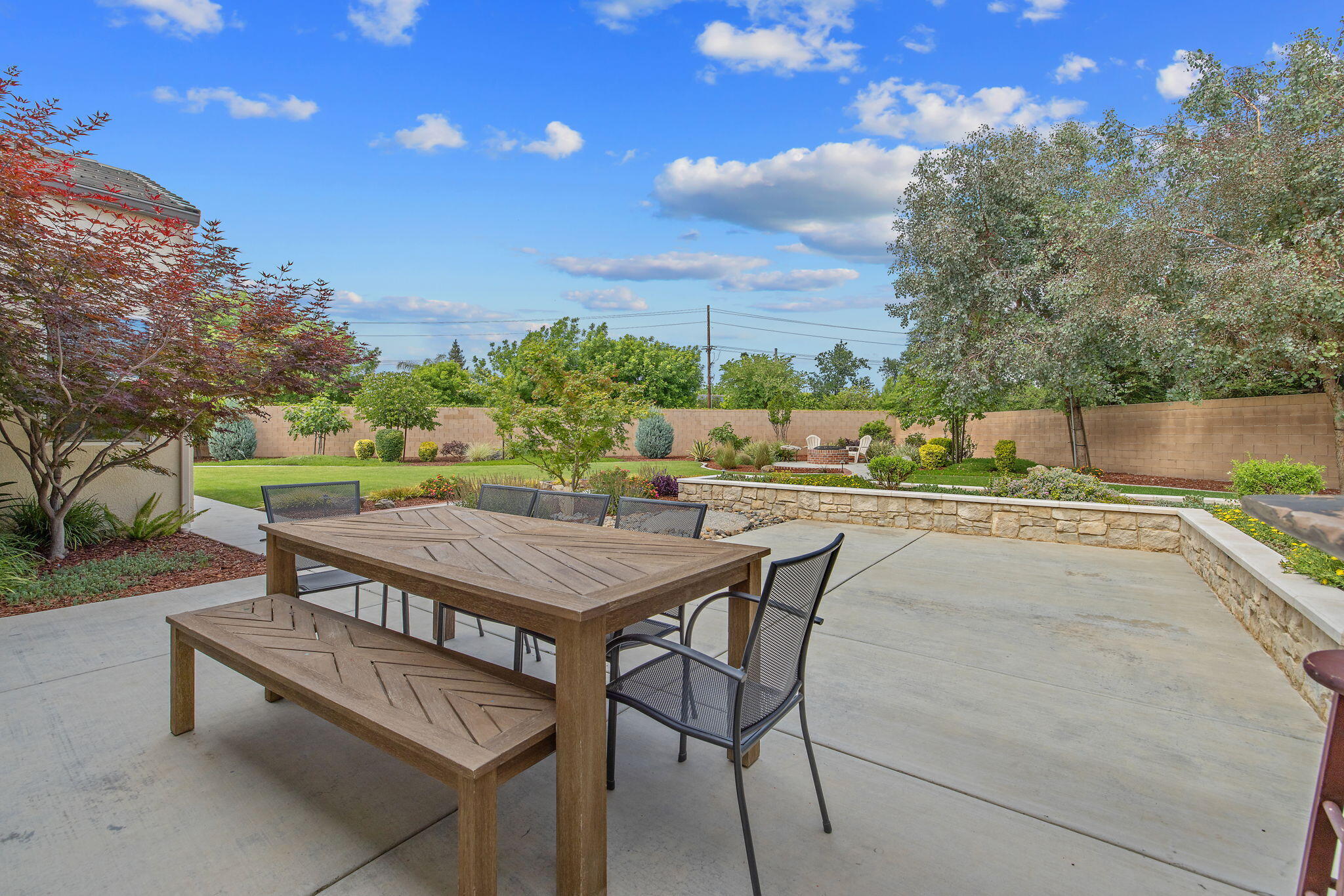 3500 W Lark Ave, Visalia, CA 93291