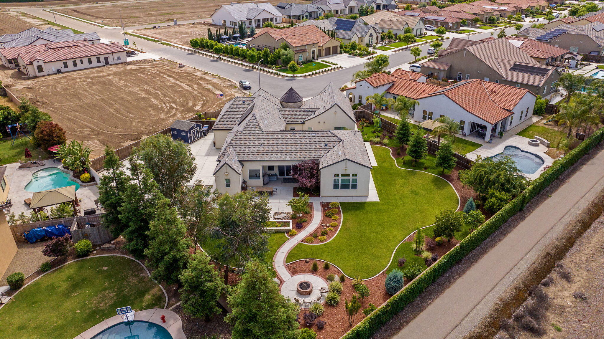 3500 W Lark Ave, Visalia, CA 93291