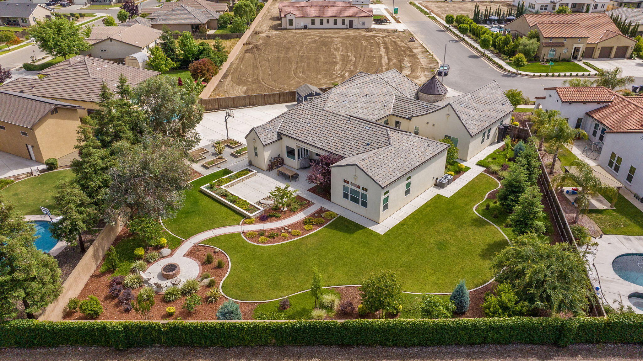 3500 W Lark Ave, Visalia, CA 93291