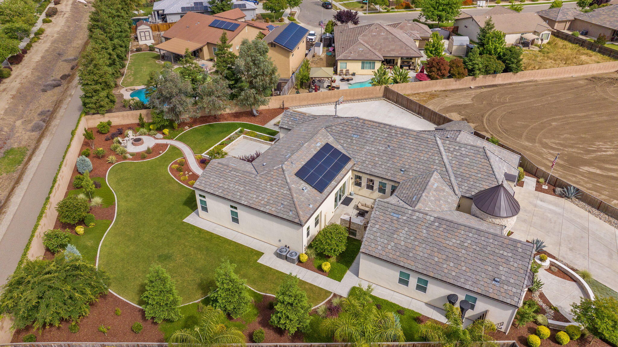 3500 W Lark Ave, Visalia, CA 93291