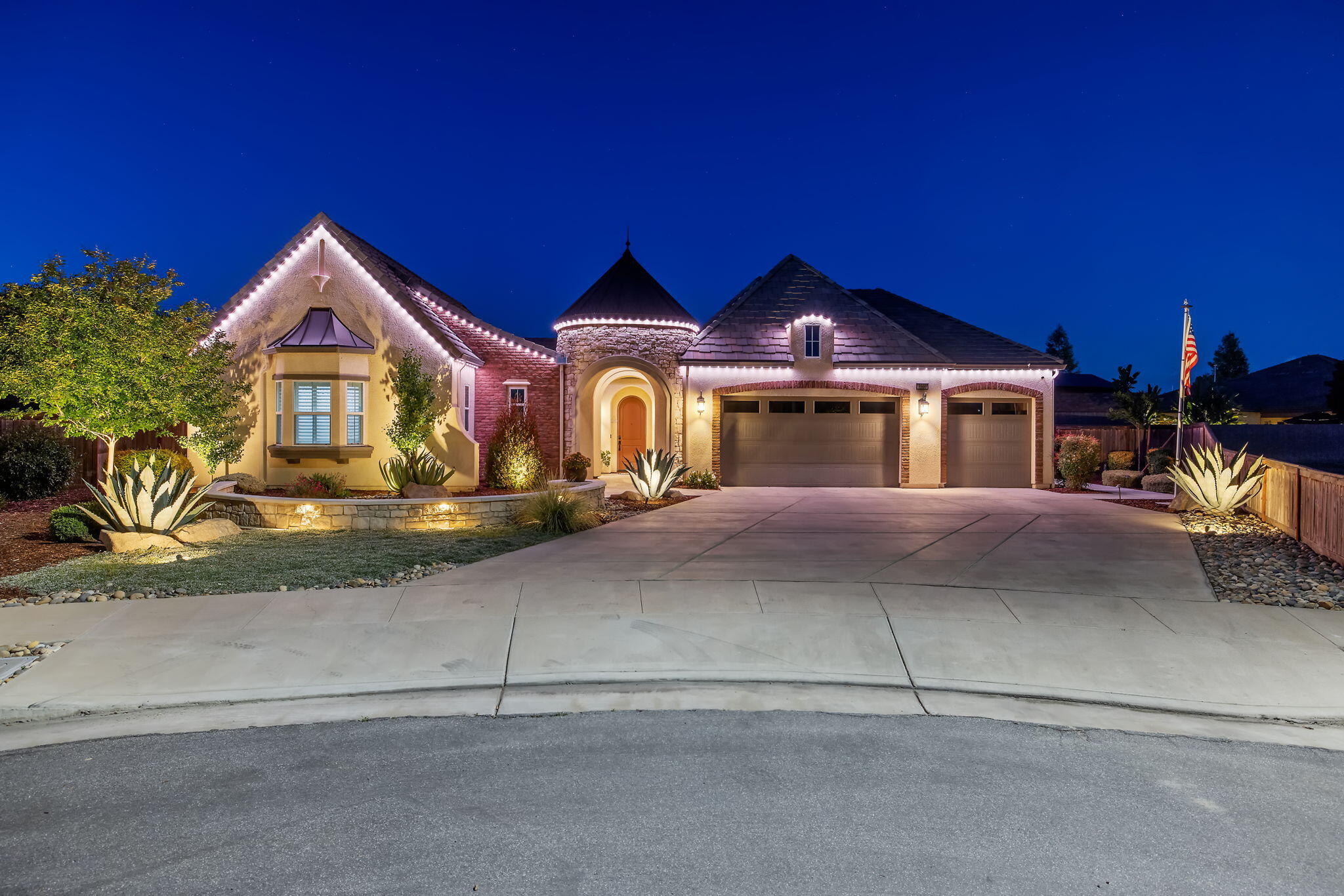 3500 W Lark Ave, Visalia, CA 93291