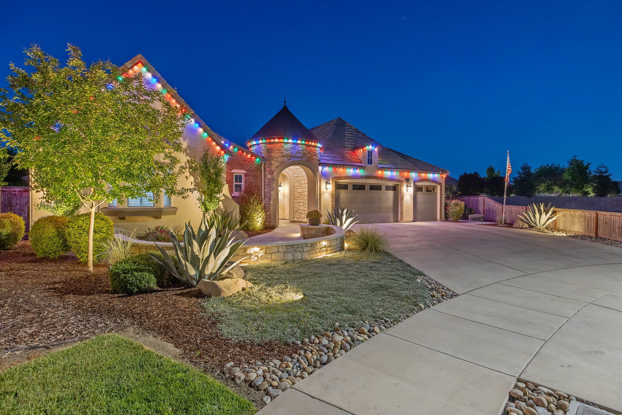 3500 W Lark Ave, Visalia, CA 93291