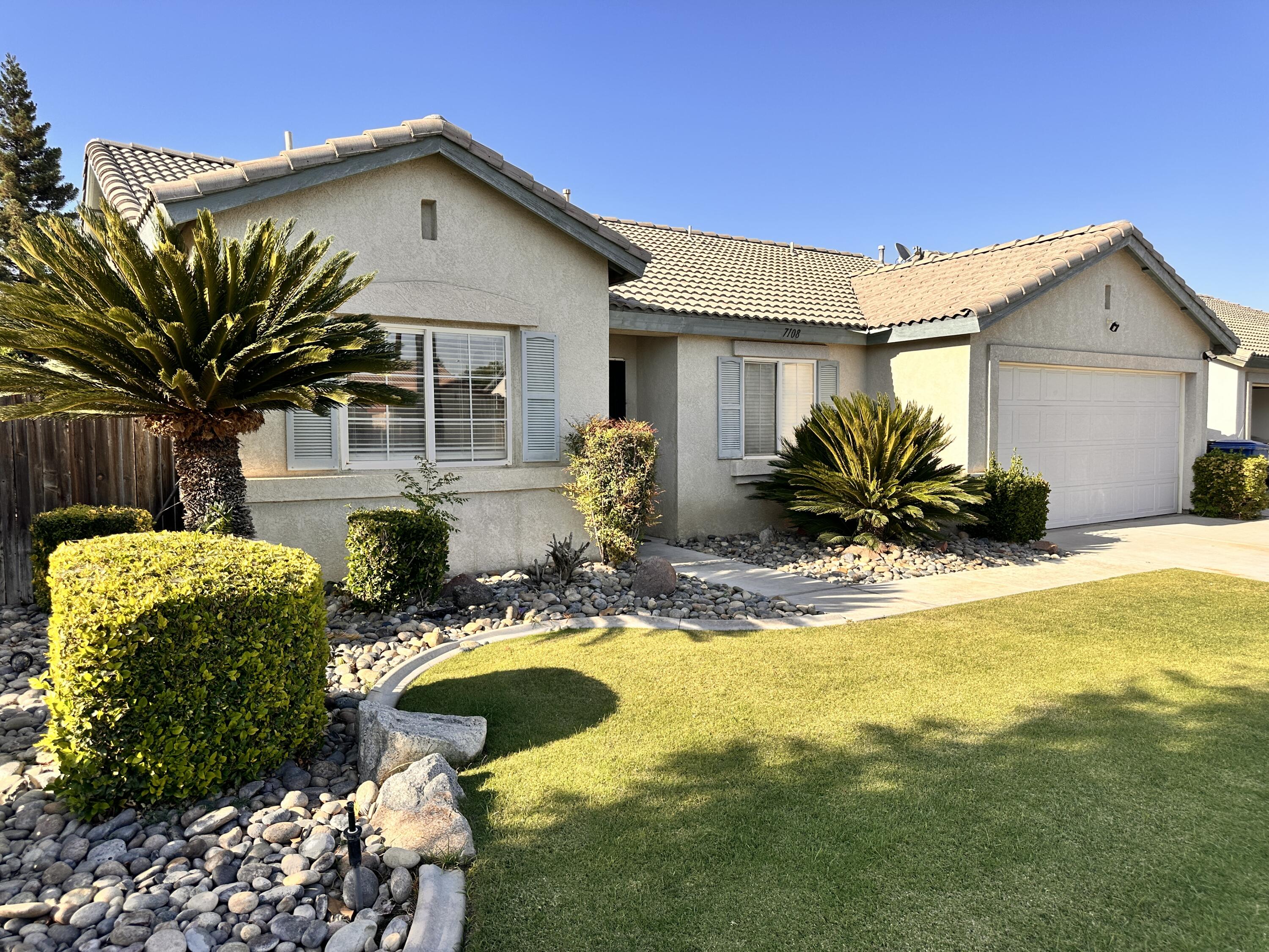 7108 Drift Creek St, Bakersfield, CA 93313