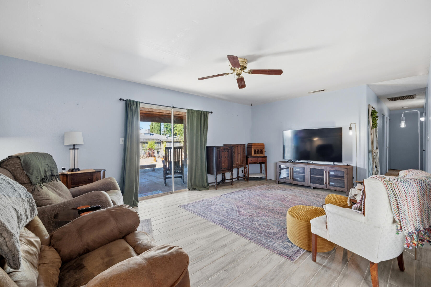 2423 W Norwich Ave, Fresno, CA 93705