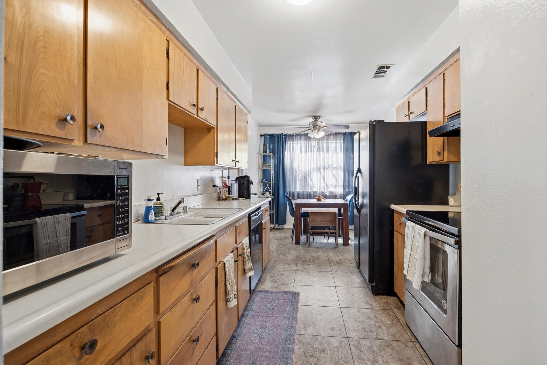 2423 W Norwich Ave, Fresno, CA 93705