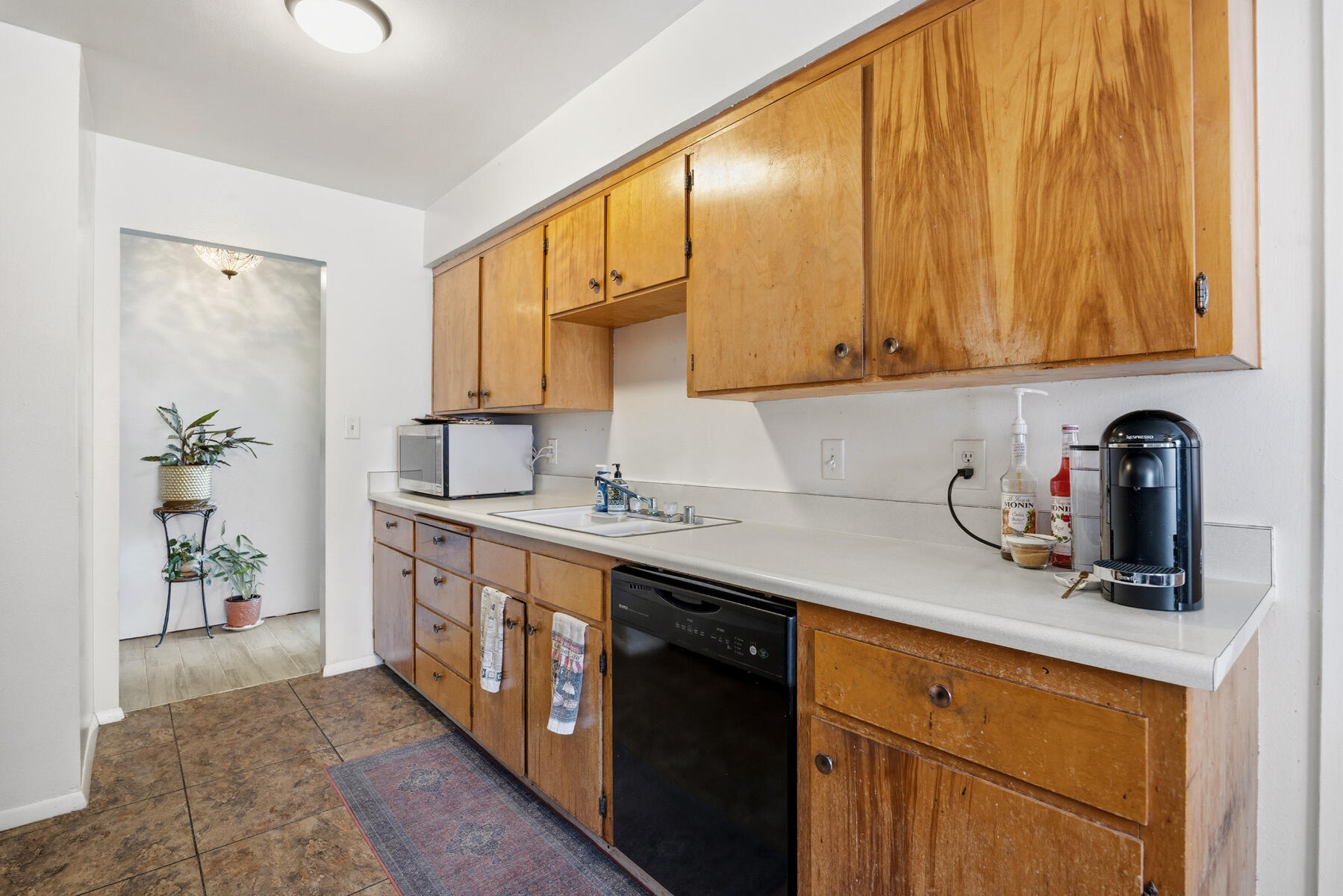 2423 W Norwich Ave, Fresno, CA 93705
