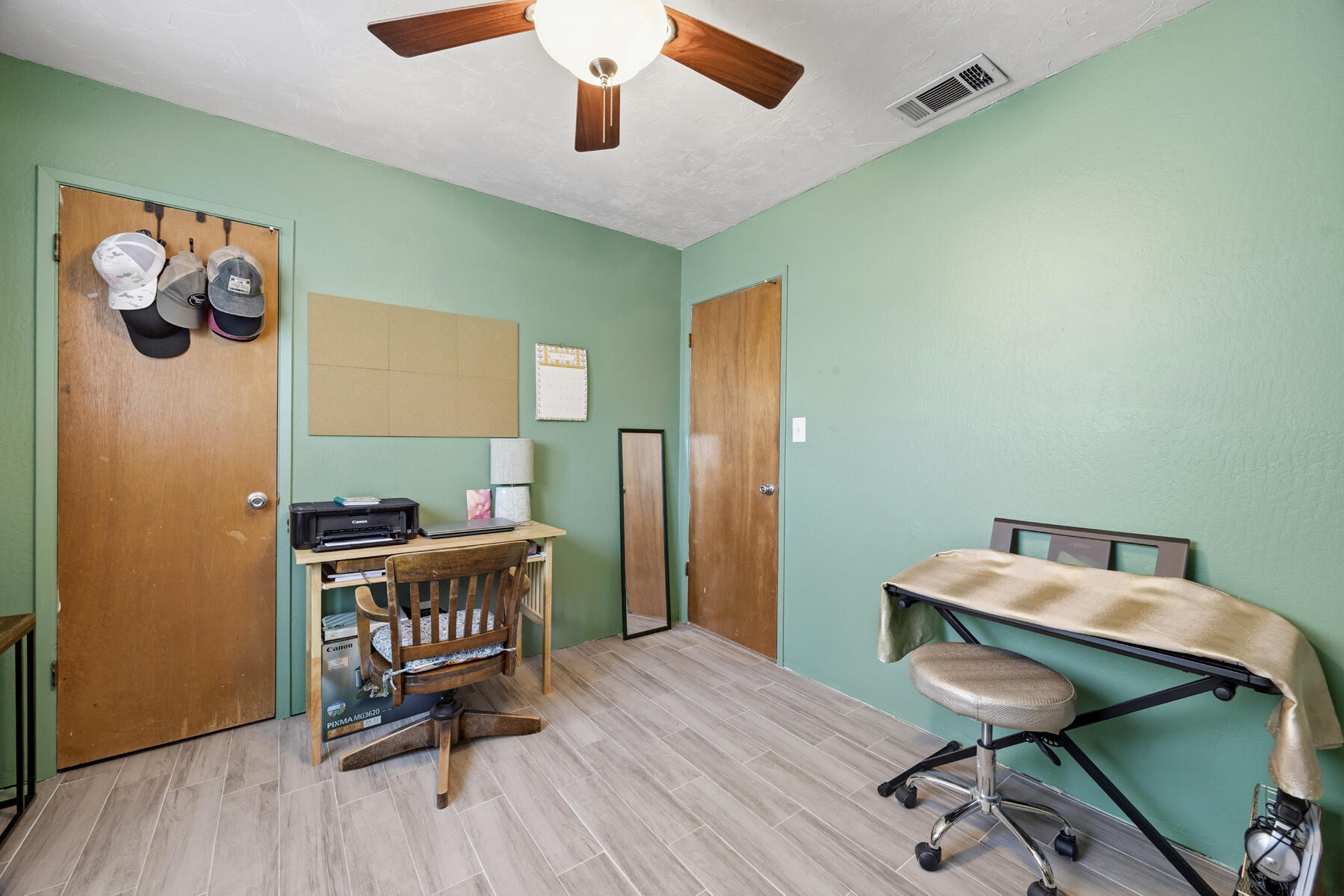 2423 W Norwich Ave, Fresno, CA 93705