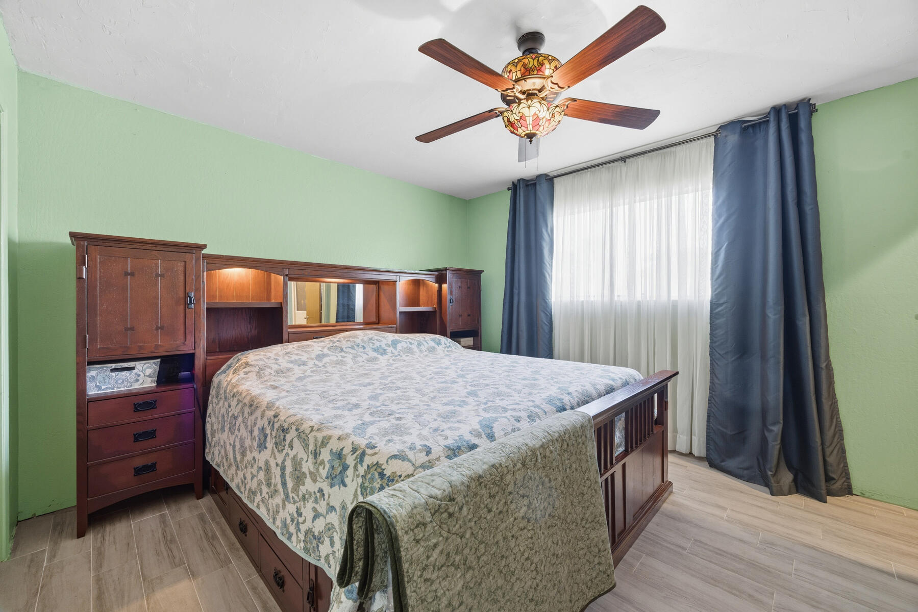2423 W Norwich Ave, Fresno, CA 93705