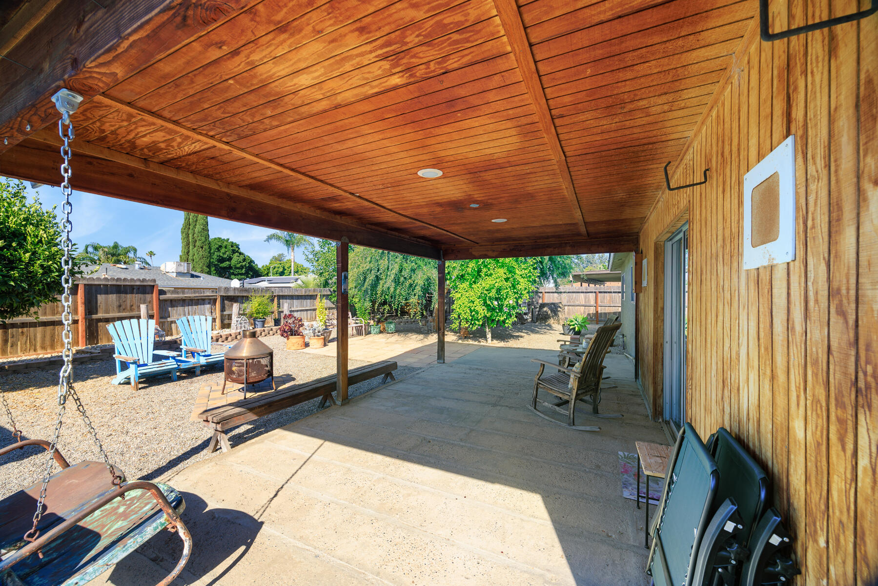 2423 W Norwich Ave, Fresno, CA 93705