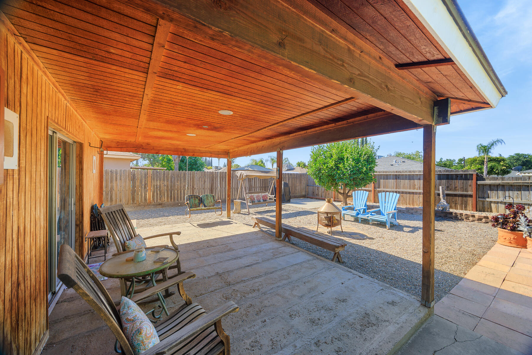 2423 W Norwich Ave, Fresno, CA 93705